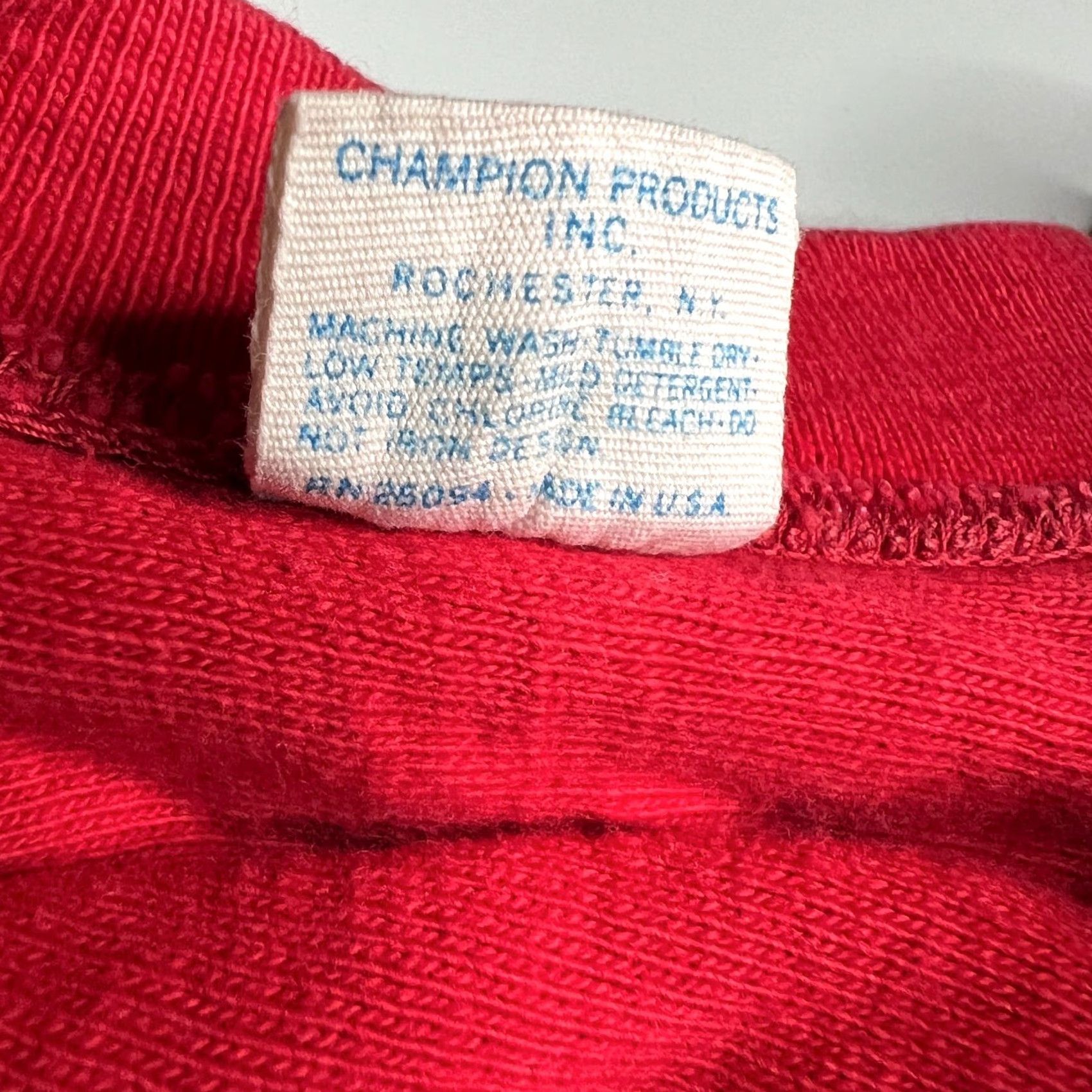 Champion VINTAGE Champion Horror 90s Style Shirt MEN M Red Cotton USA Single Stitch Crew Neck Long Sleeve Size US M / EU 48-50 / 2 - 7 Thumbnail