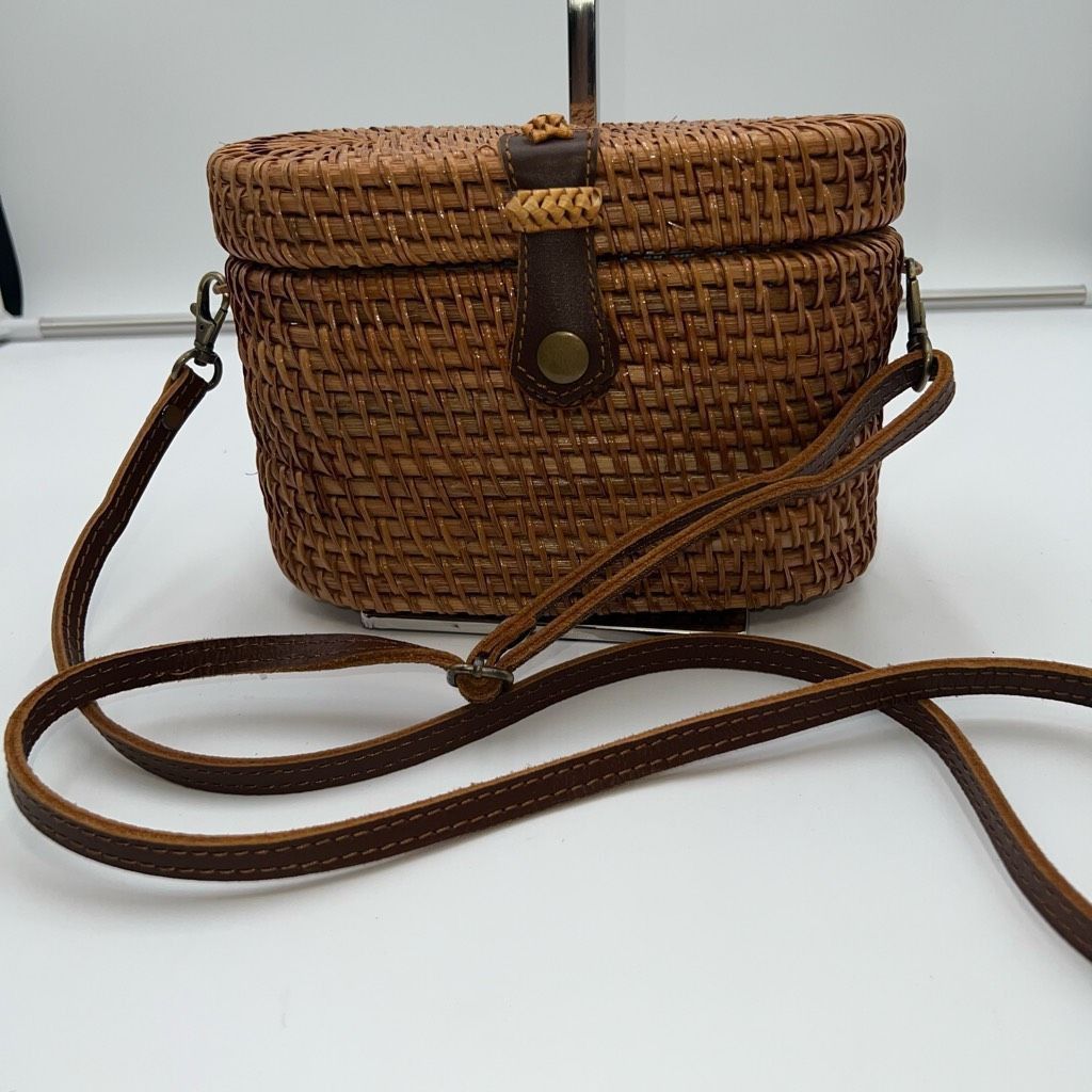 Vintage Vintage Handmade Wicker Basket and Leather Crossbody Bag Size ONE SIZE - 1 Thumbnail