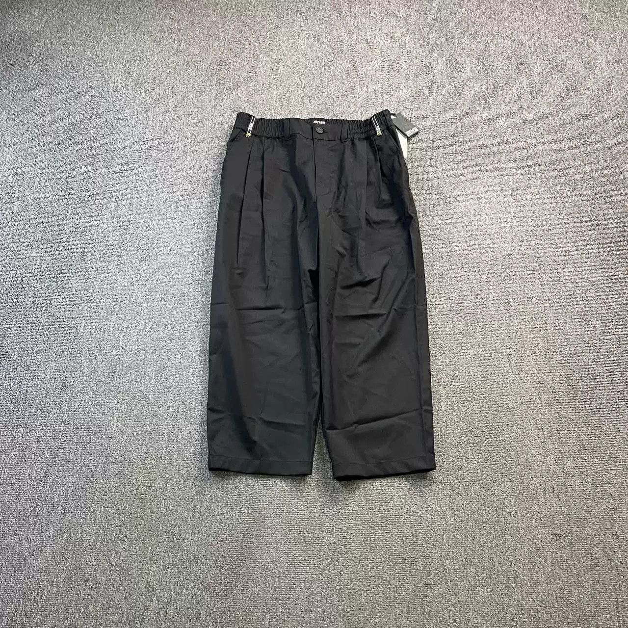 Versace VERSACE Black Cropped Pants Size US 30 / EU 46 - 1 Thumbnail