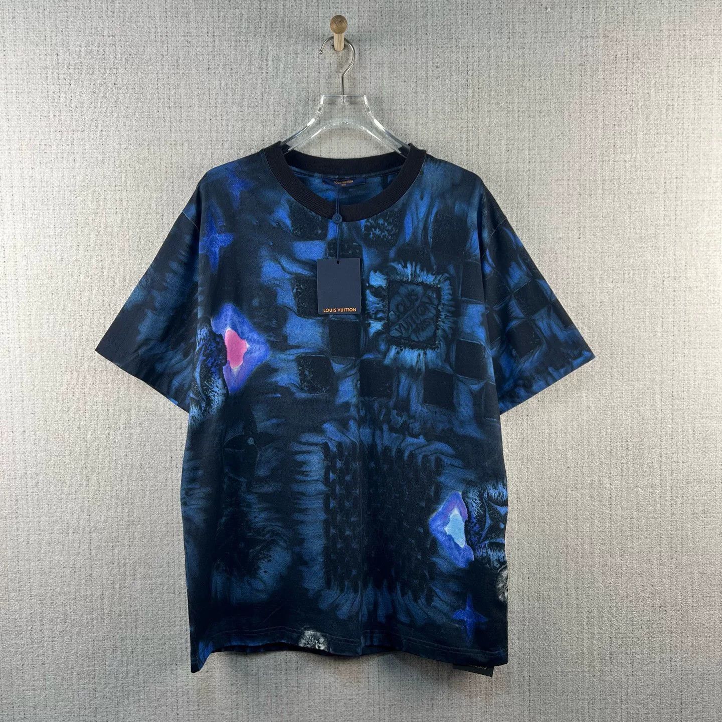 Louis Vuitton Louis Vuitton Digital Print Casual T-Shirt Size US L / EU 52-54 / 3 - 1 Thumbnail