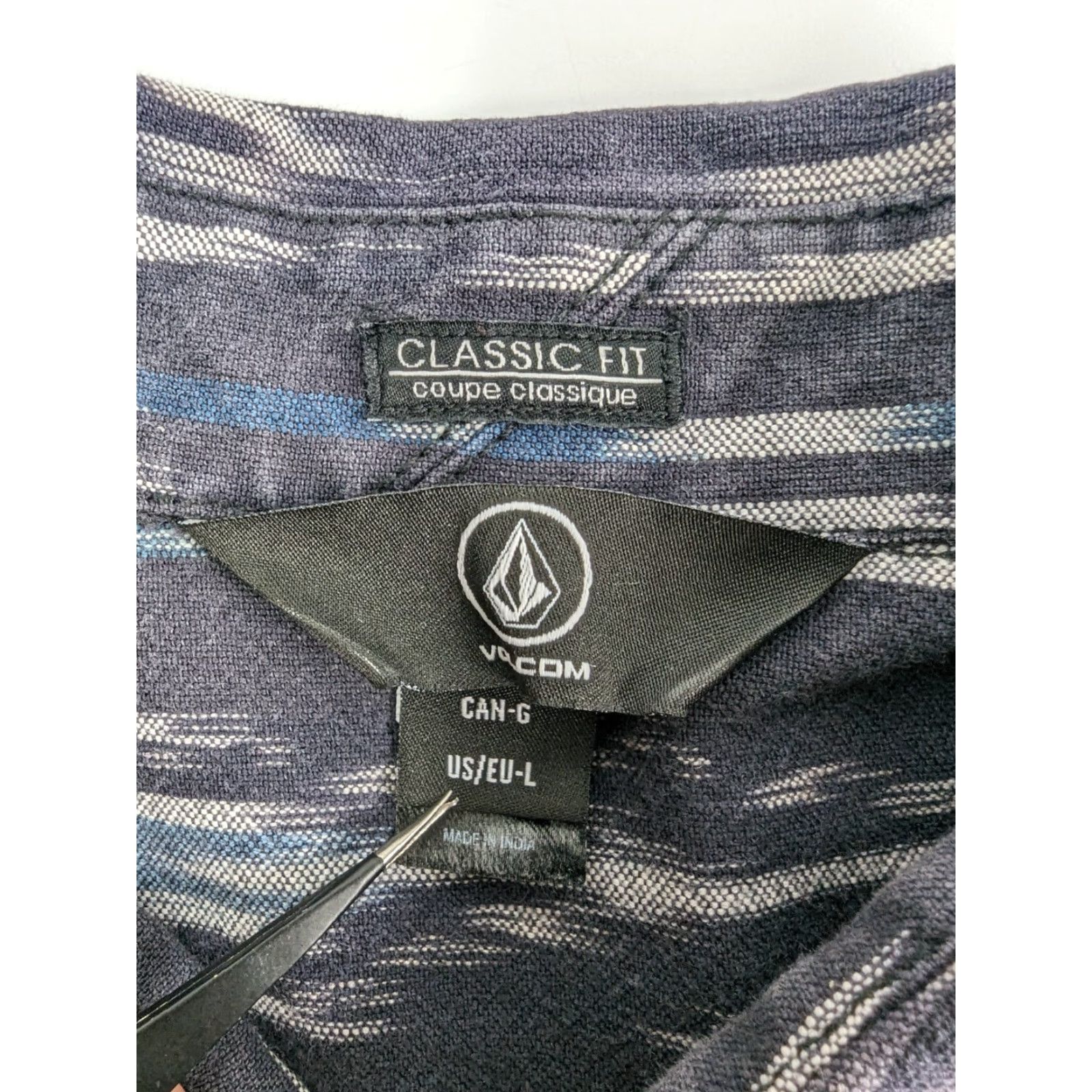 Volcom VINTAGE Volcom Shirt Mens L Aztec Classic Fit Short Sleeve Button Casual Size US L / EU 52-54 / 3 - 6 Thumbnail