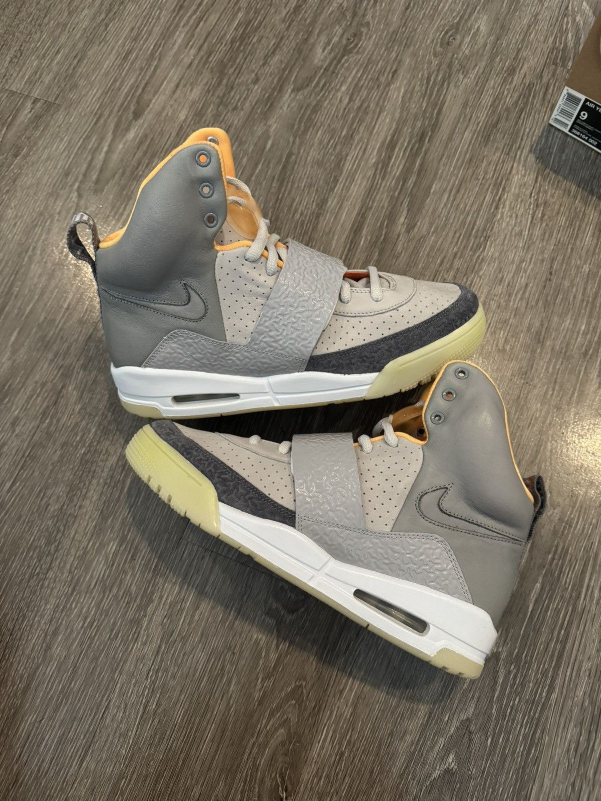 Kanye West × Nike 2009 Nike Air Yeezy Zen Grey Size 9 Brand New Size US 9 / EU 42 - 3 Thumbnail
