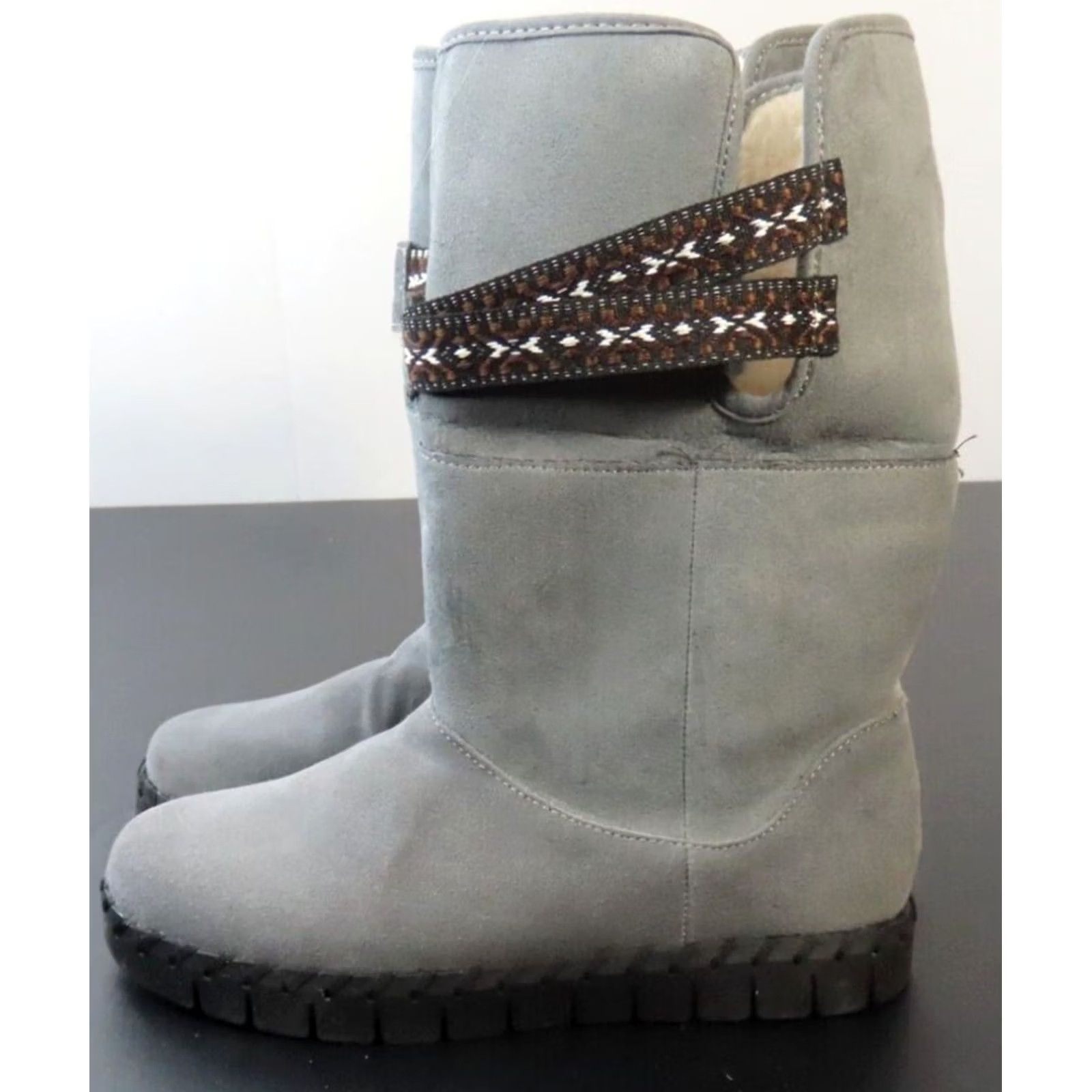 Vintage READ Muk Luks Womens Size 6 Gray Suede Faux Fur Lined Boots Size US 6 / IT 36 - 2 Thumbnail