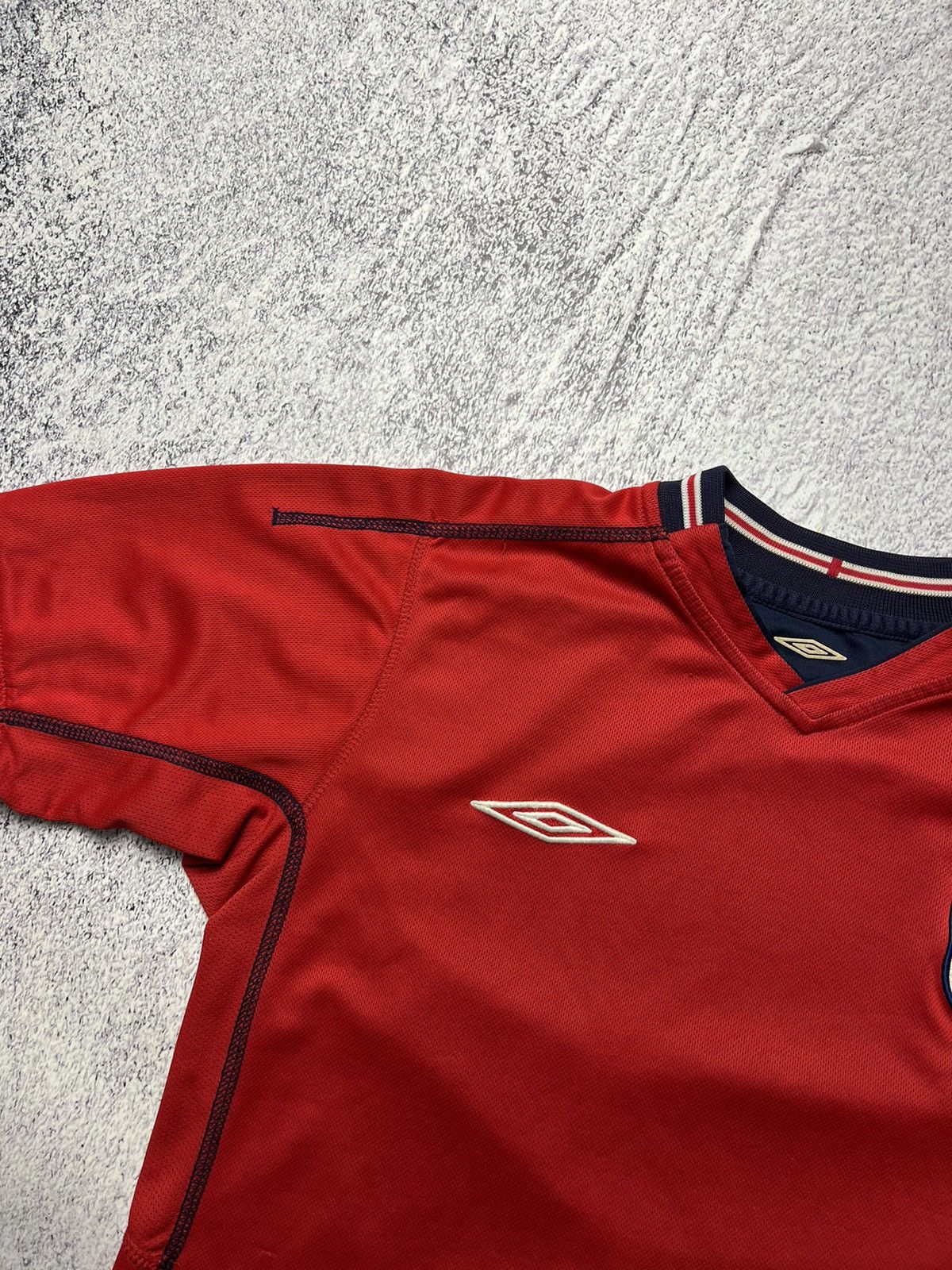 Umbro Umbro England Team Reversible Soccer Jersey 2004 Red/Navy Size US M / EU 48-50 / 2 - 8 Thumbnail
