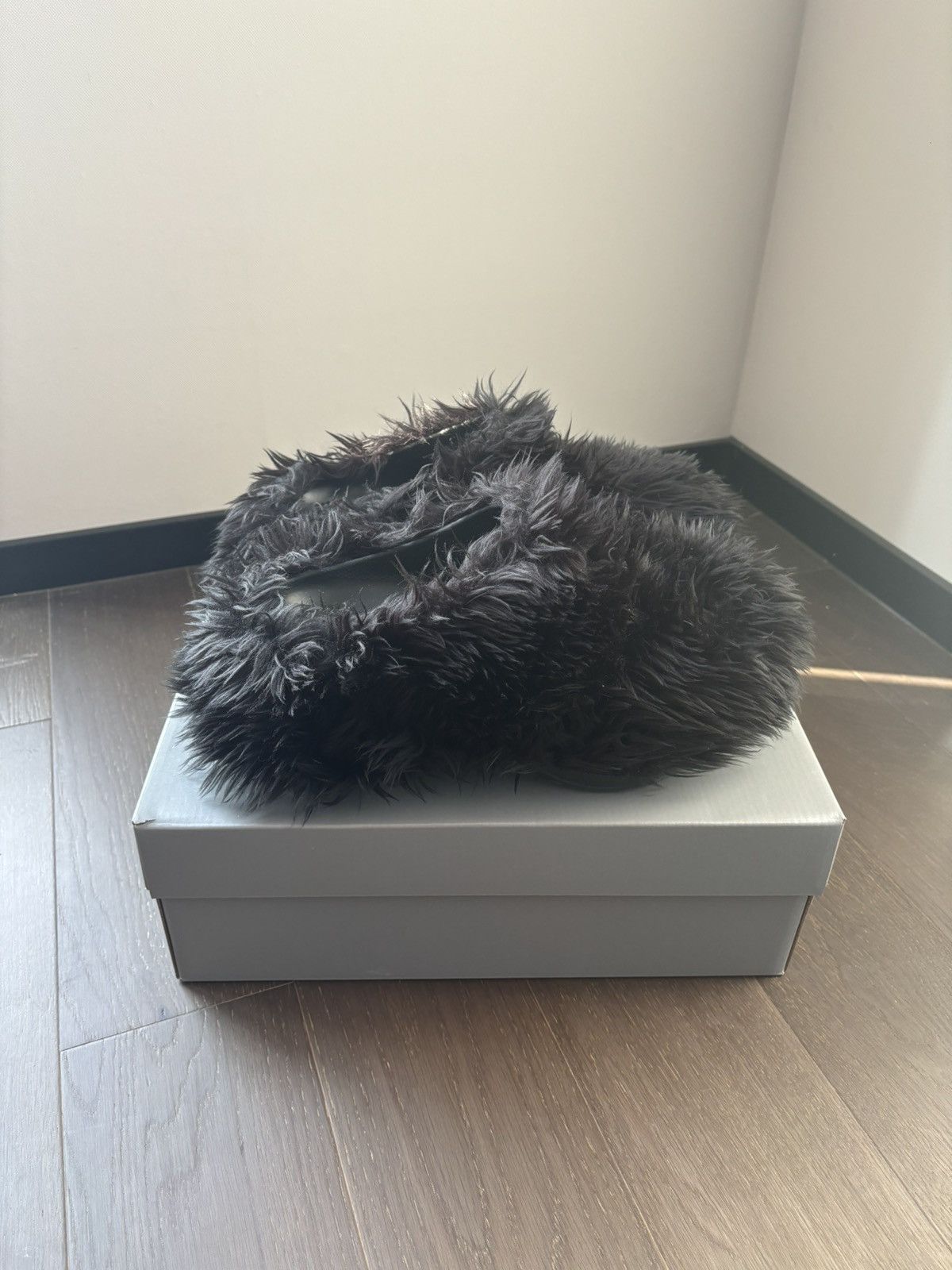 【BALENCIAGA】Crocs Fake Fur Mules Black New Crocs Mules with Faux Fur from Balenciaga Spring24 First