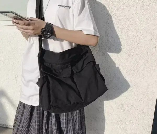 Japanese Brand Multi-Pocket Messenger bag Size ONE SIZE - 3 Thumbnail