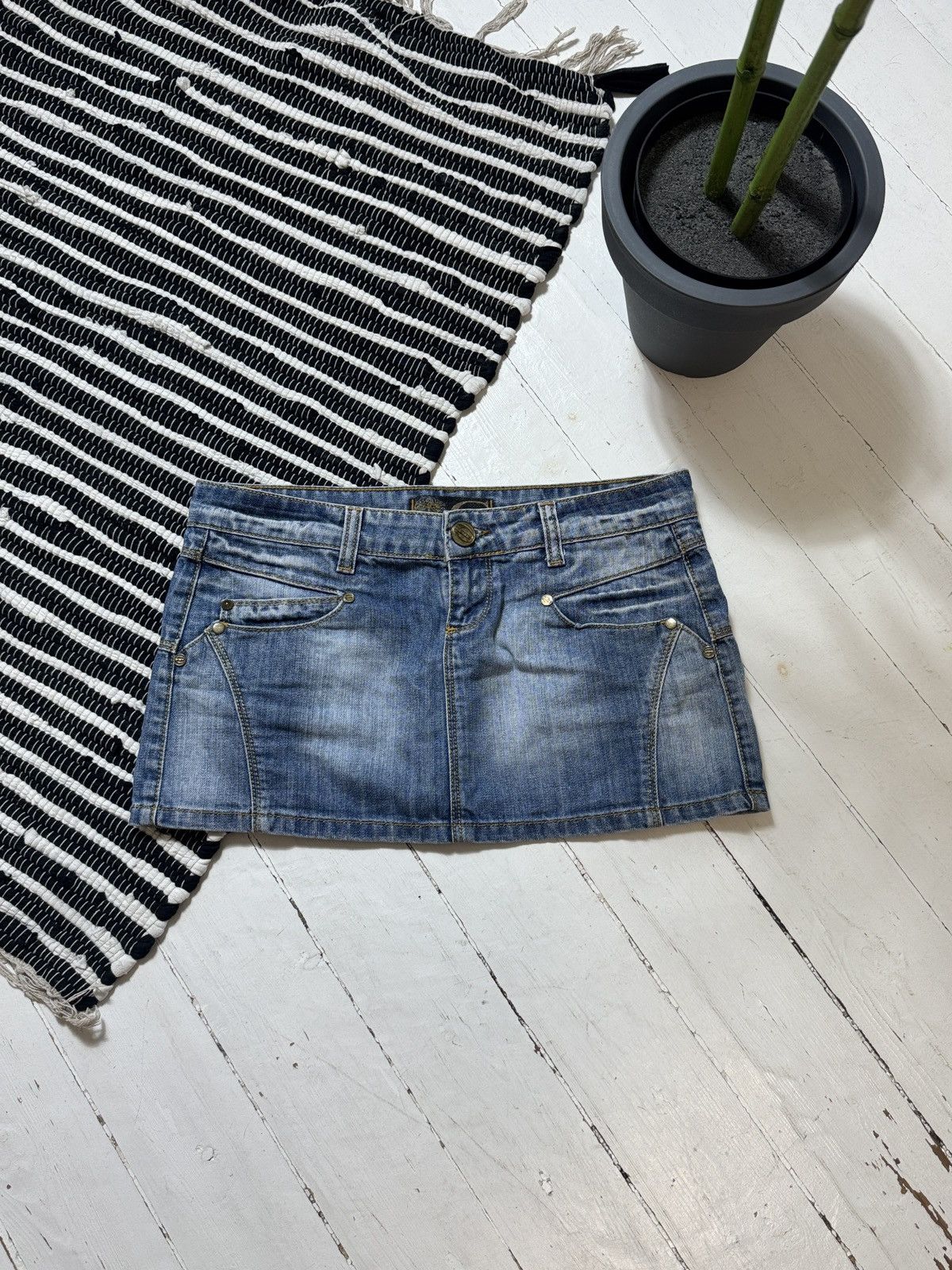 Just Cavalli VINTAGE JUST CAVALLI 2000s MINI DENIM SKIRT Size 30" / US 8 / IT 44 - 1 Thumbnail
