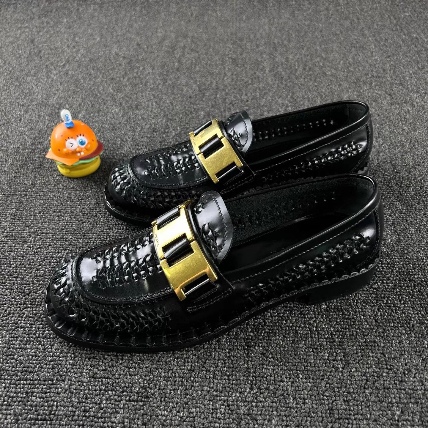 Prada Prada Woven Leather Shoes Gold Buckle 37.5 Size US 7 / IT 37 - 1 Thumbnail
