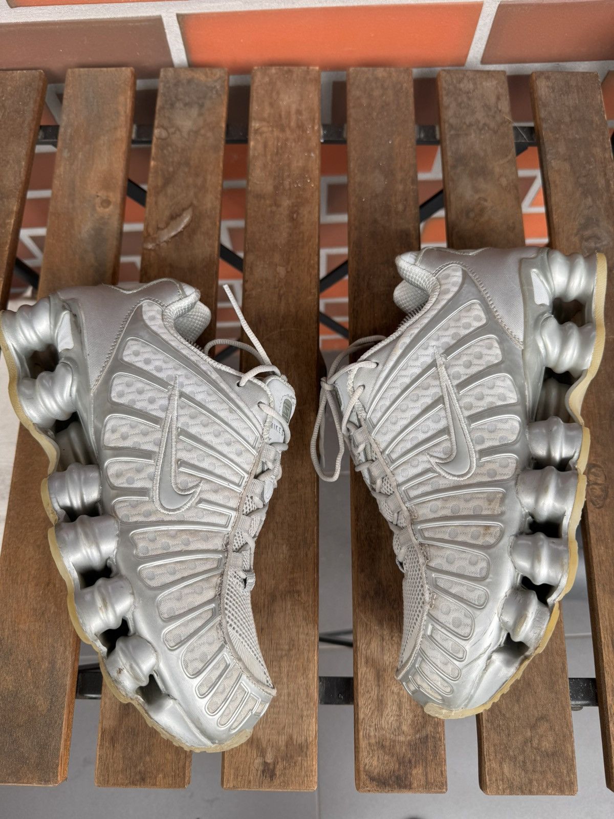Nike × Vintage 00s Nike Shox “Pure Platinum Metallic Chrome” Sneakers Size US 9.5 / EU 42-43 - 3 Thumbnail