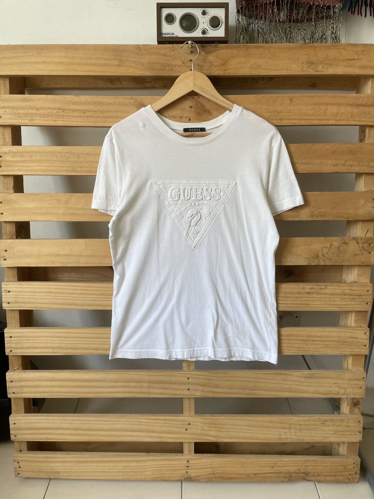 Guess Guess Off White Embossed T- Shirt S Size US S / EU 44-46 / 1 - 3 Thumbnail