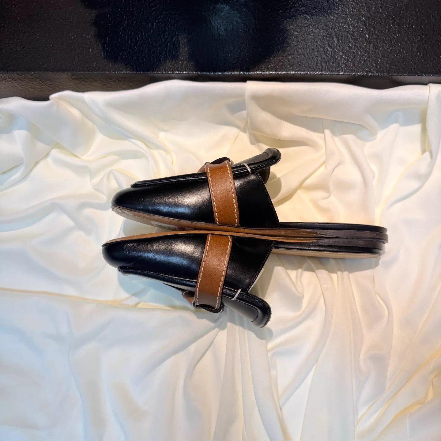 Loewe Loewe Black/Brown Knotted Mules Size 36 New nh3058 Size US 5.5 / IT 35.5 - 4 Thumbnail