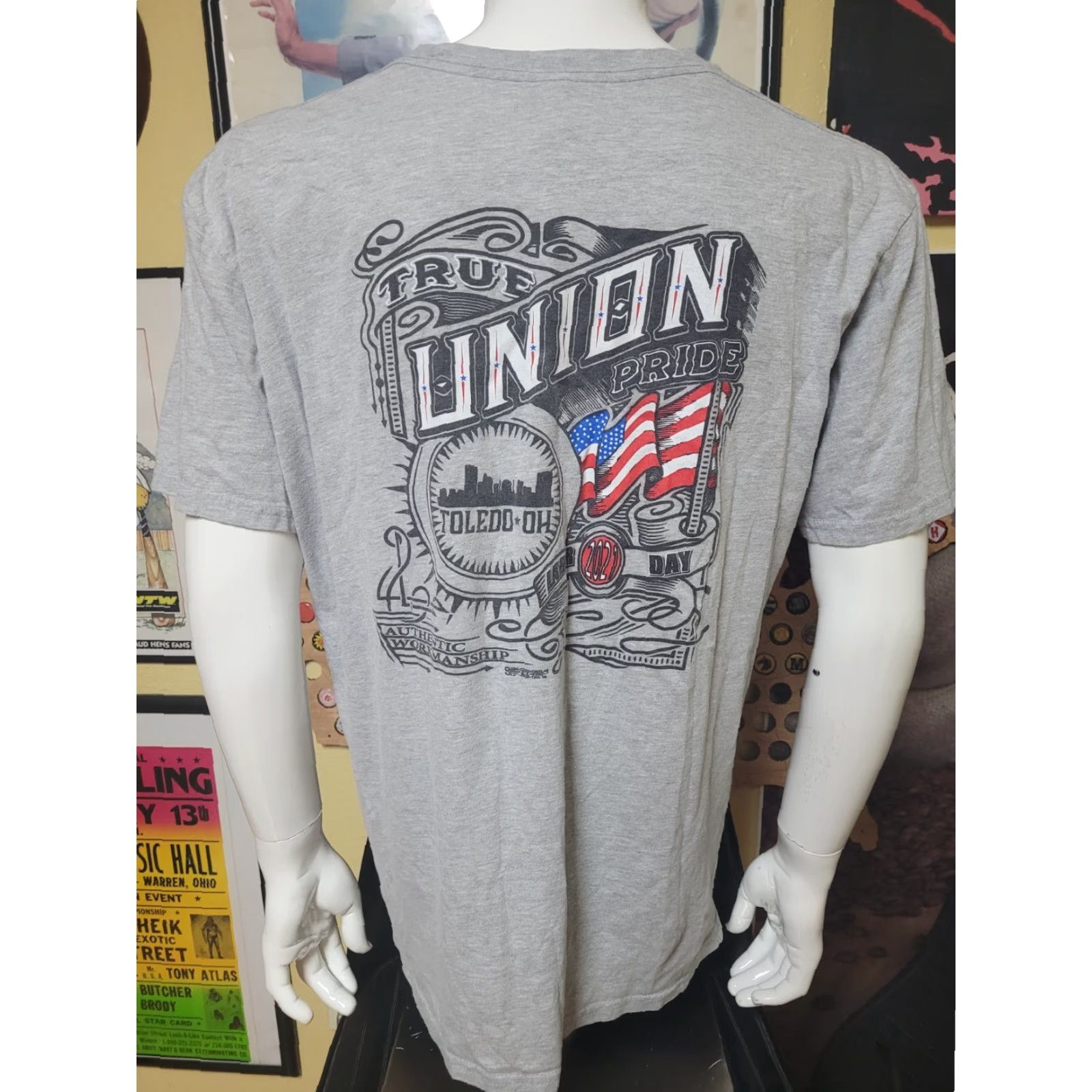 Vintage UAW Local 2213 Toledo OH T Shirt XL United Autoworkers Union Gray Royal Apparel Men Crew Neck Short Sleeve Graphic Tee Vintage-like Style Size US XL / EU 56 / 4 - 3 Thumbnail