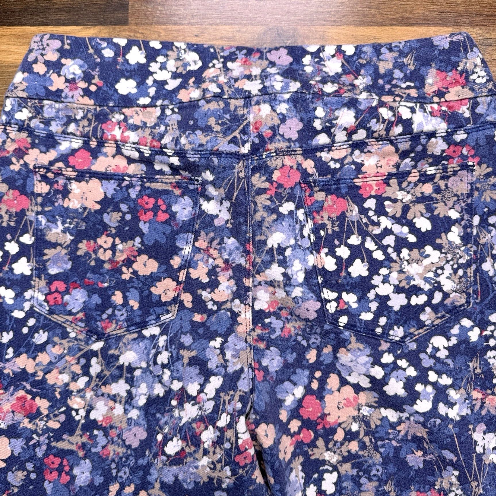 Vintage Chicos Womens Jegging 1R Blue Flowers Mid Rise Stretch Jeans Size 25" / US 0 / IT 36 - 7 Thumbnail