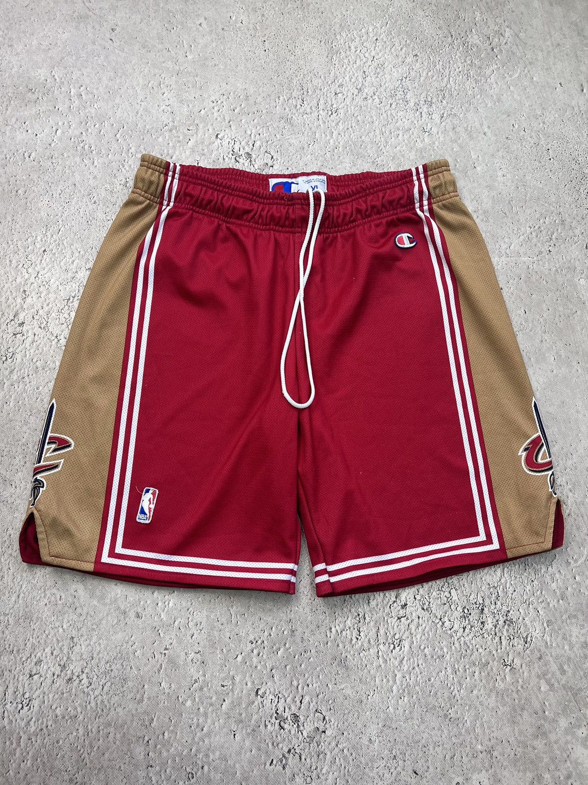 Champion × NBA × Vintage NBA Champion jersey/short Clevland Cavaliers Lebron James Size US XL / EU 56 / 4 - 4 Thumbnail