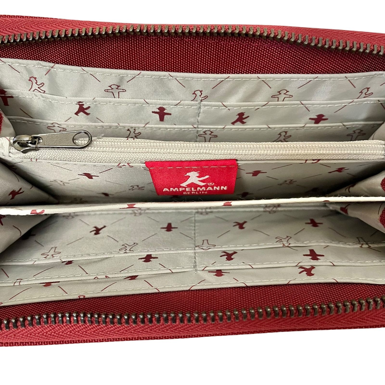 Other NWT Ampelmann Berlin Red Zip-Around Finance Minister Wallet Size ONE SIZE - 3 Thumbnail