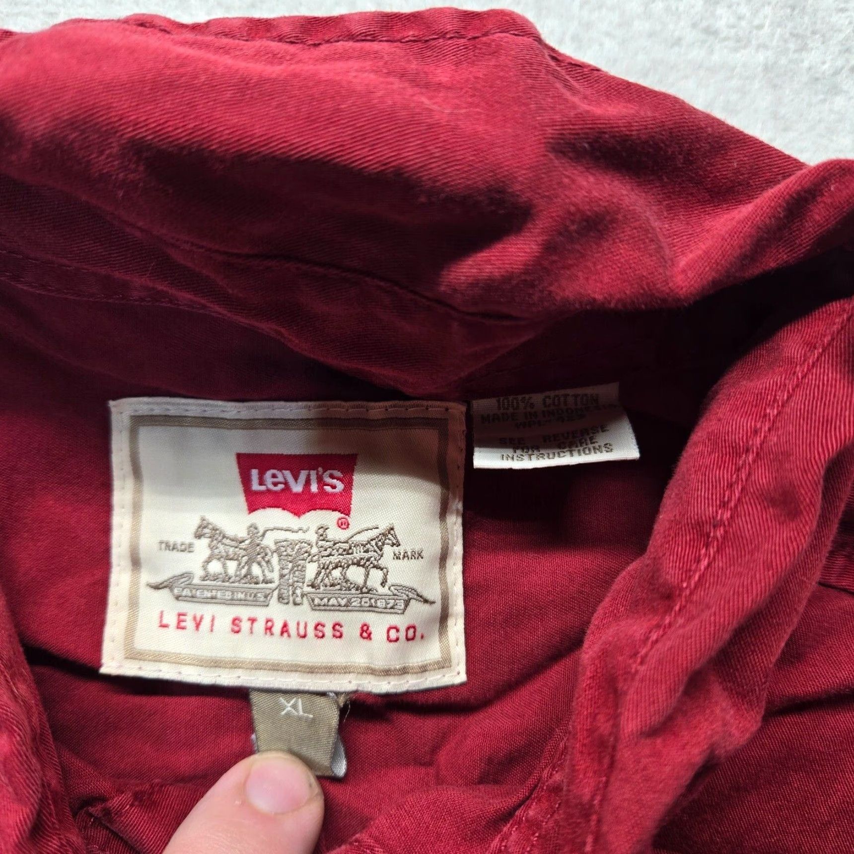 Levi's VINTAGE Levi's Shirt Denim Button-Up Red XL Men's Button-Down Casual Jeans Cowboy Rockabilly - Size US XL / EU 56 / 4 - 4 Thumbnail