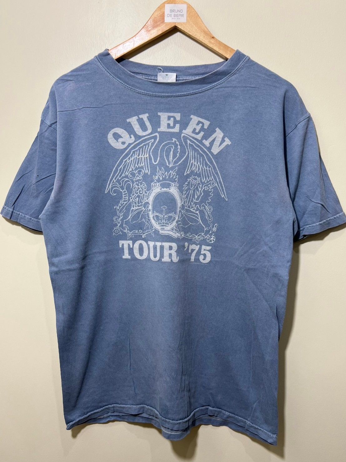 Vintage Vintage 00's Queen shirt Tour bnz01 Size US M / EU 48-50 / 2 - 3 Thumbnail