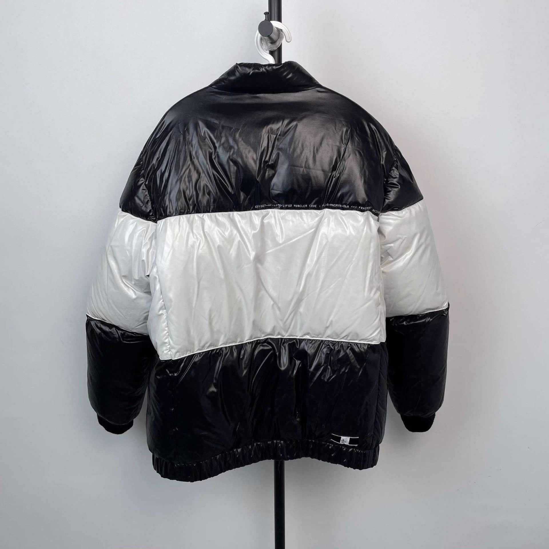 Moncler Moncler puffer jacket black white size4 Size US XL / EU 56 / 4 - 6 Thumbnail