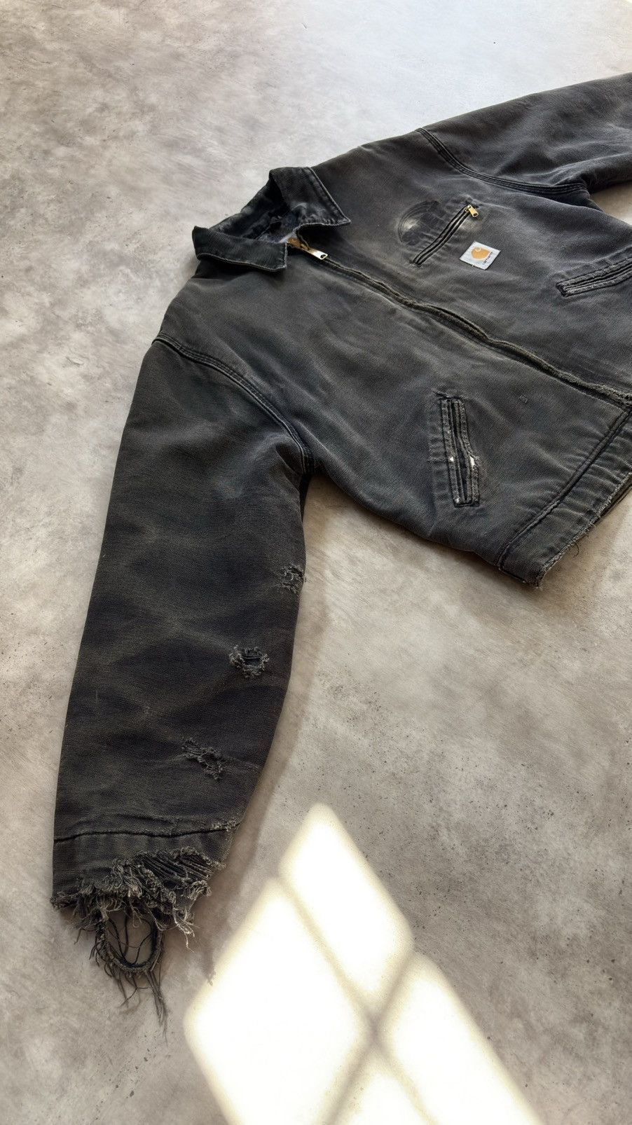 Carhartt Carhartt Detroit 90s Big Logo RARE faded n’ distressed Size US M / EU 48-50 / 2 - 23 Thumbnail