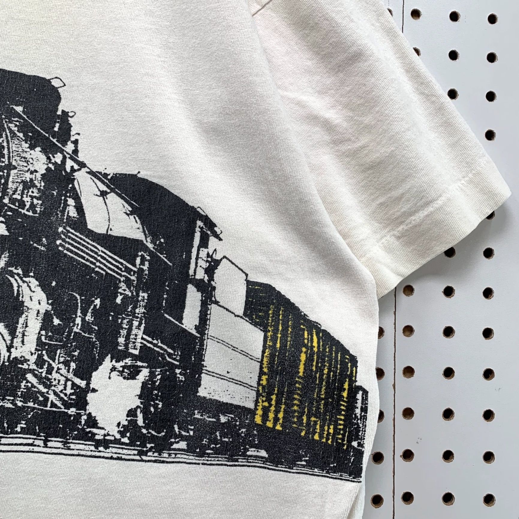 Fruit Of The Loom VIntage 90s Steam Train Wraparound Shirt Mens XL Beige Single Stitch USA Shirt Mens XL Beige 90s Steam Train Vintage USA Size US XL / EU 56 / 4 - 6 Thumbnail