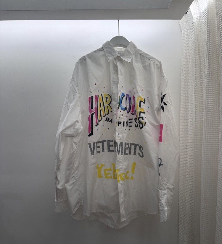 Vetements Vetements white graffiti shirt - DMC Size US M / EU 48-50 / 2 - 1 Thumbnail