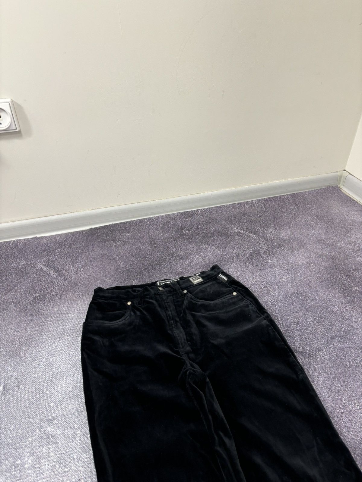 Versace Vintage Versace Jeans Couture Women’s Y2K Black Velvet Pants Size 28" / US 6 / IT 42 - 13 Thumbnail