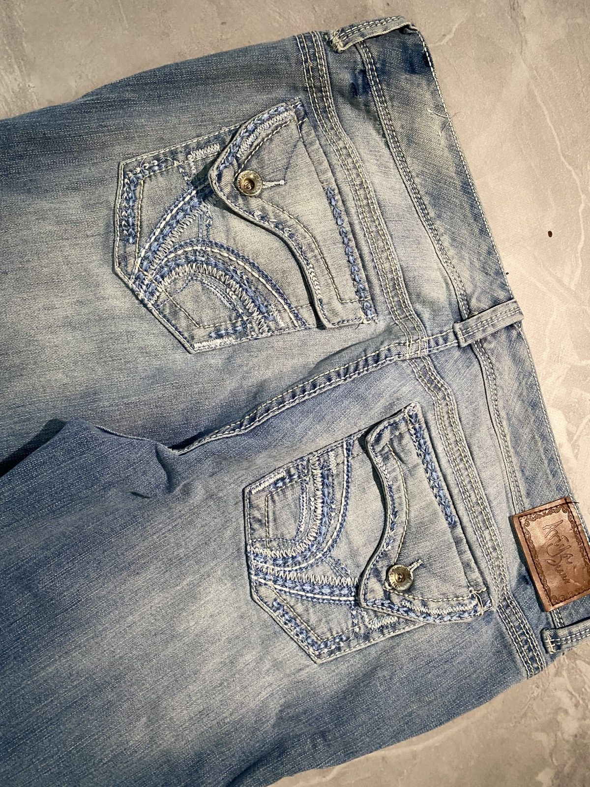 Japanese Brand Rare Avan Baggy Flared Distressed Jean / Glamour Style Size US 37 - 6 Thumbnail