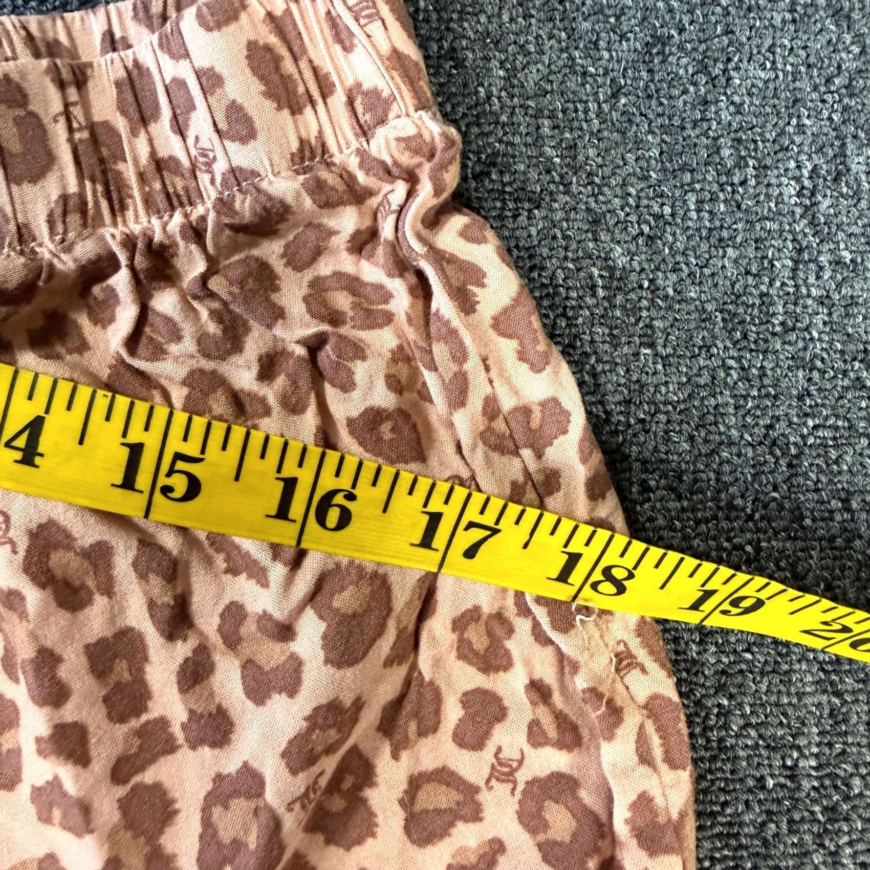 Juicy Couture VINTAGE Juicy Couture Lounge Short Womens XL Tan Brown Leopard Print Pull On Size 40" / US 18 - 5 Thumbnail