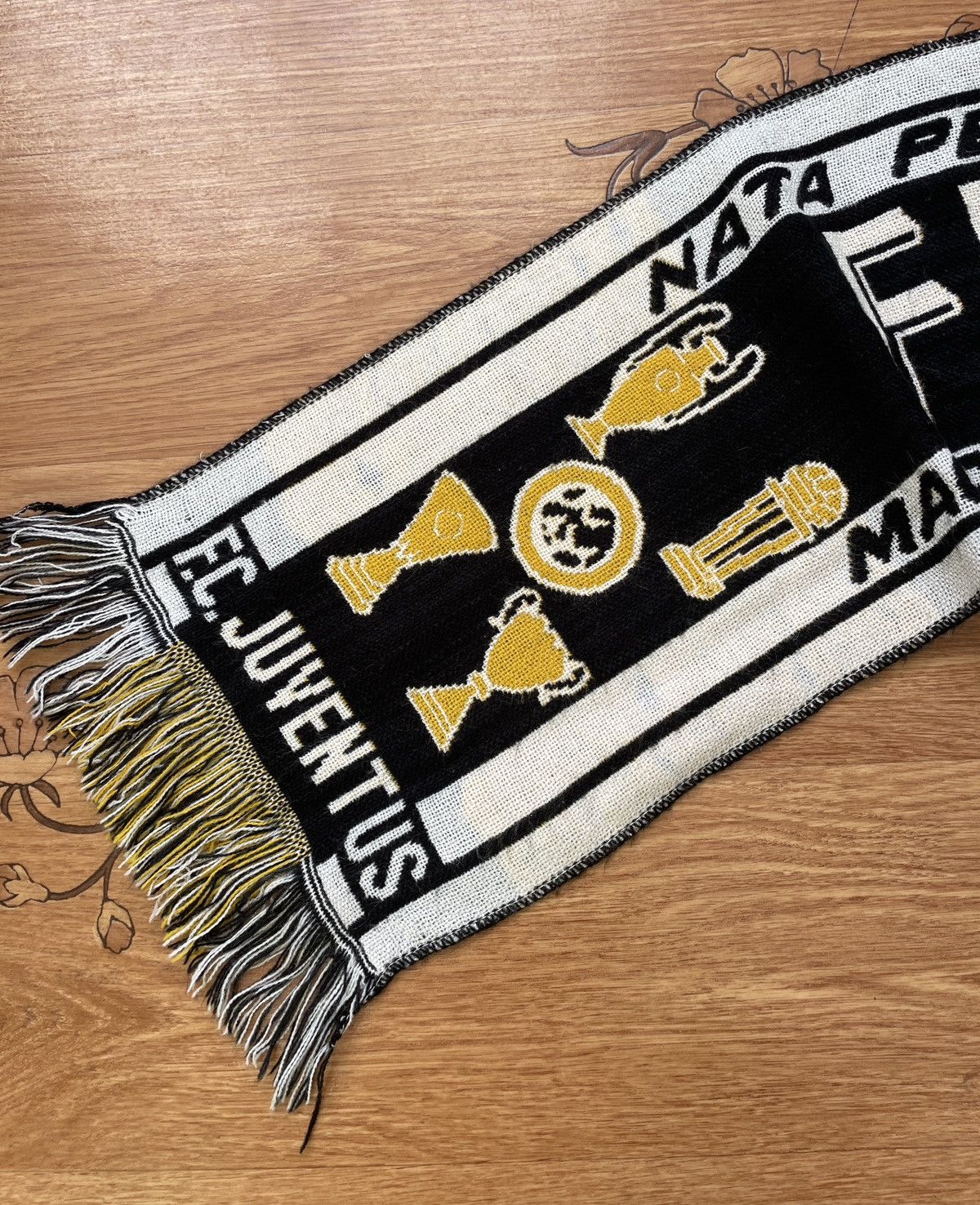 Vintage Vintage Juventus “Forza Juve” Football Soccer Scarf Size ONE SIZE - 4 Thumbnail