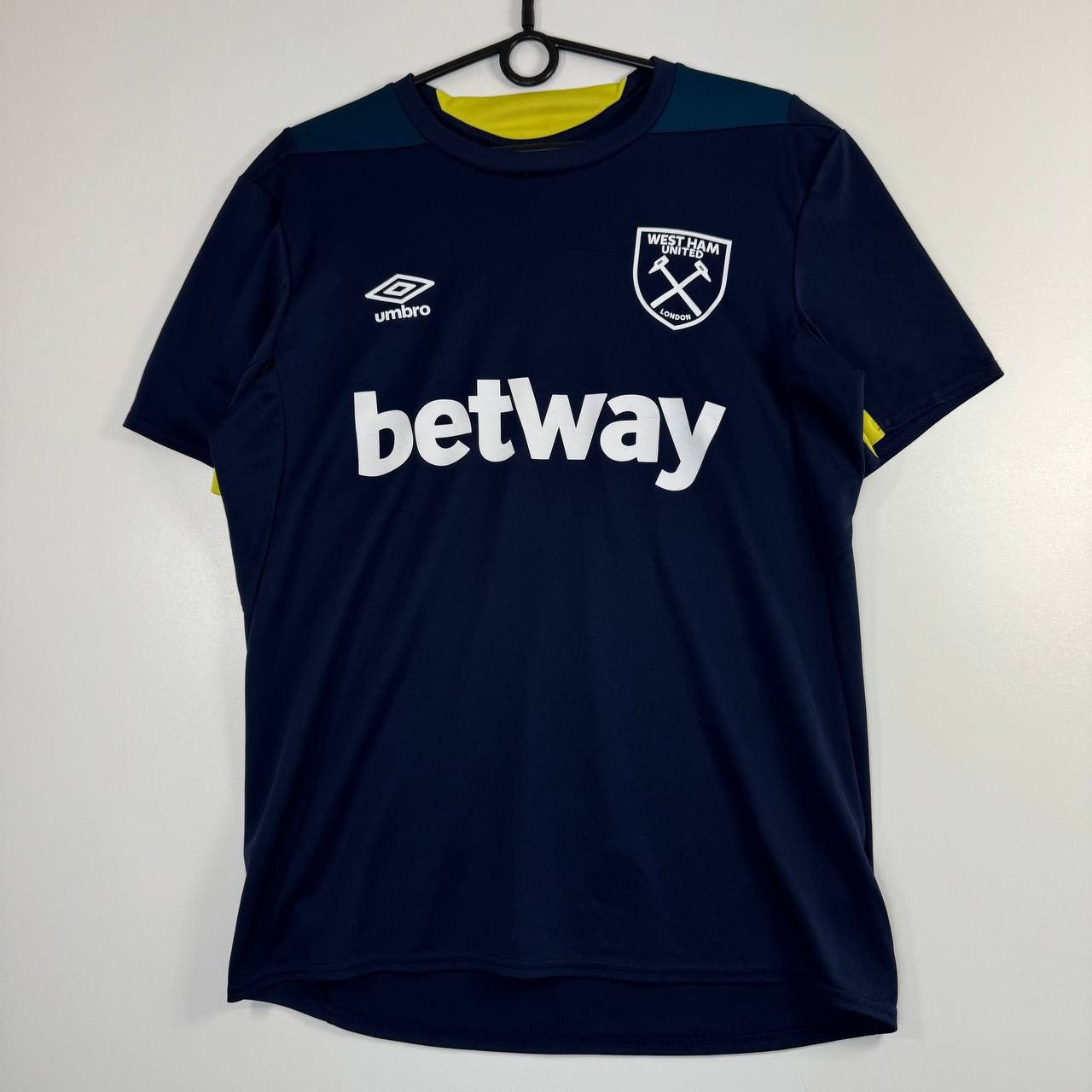Umbro West Ham United Umbro Betway Training Football Shirt Size S Size US S / EU 44-46 / 1 - 1 Thumbnail
