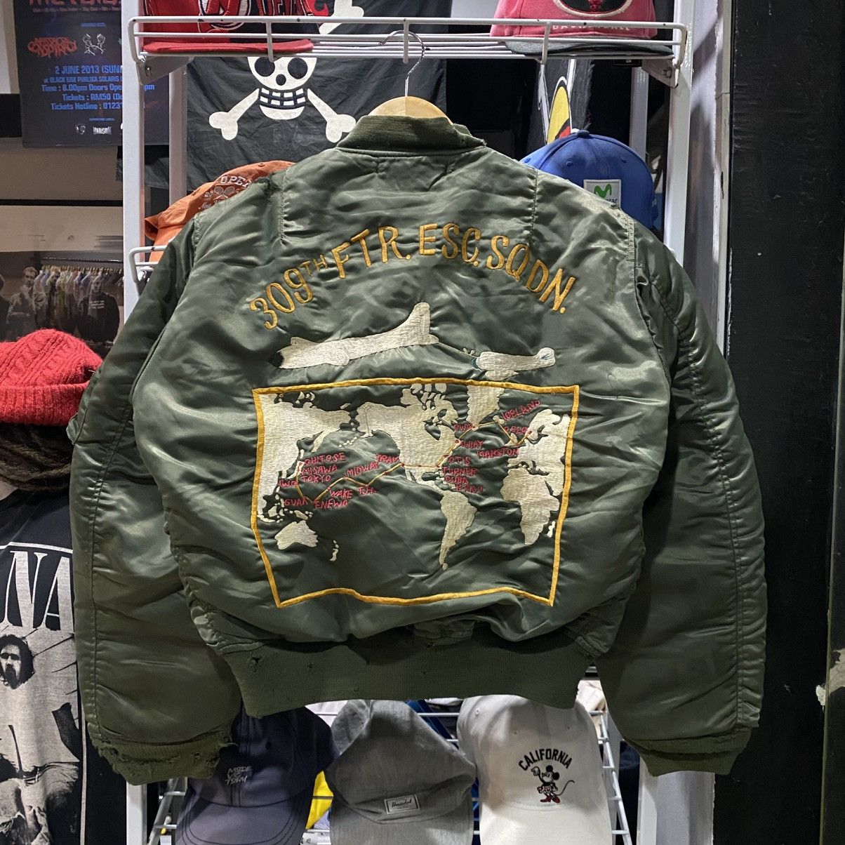 Alpha Industries Vintage MA-1 Alpha Industries Bomber Jacket "309th FTR SQDN" Size US M / EU 48-50 / 2 - 1 Thumbnail