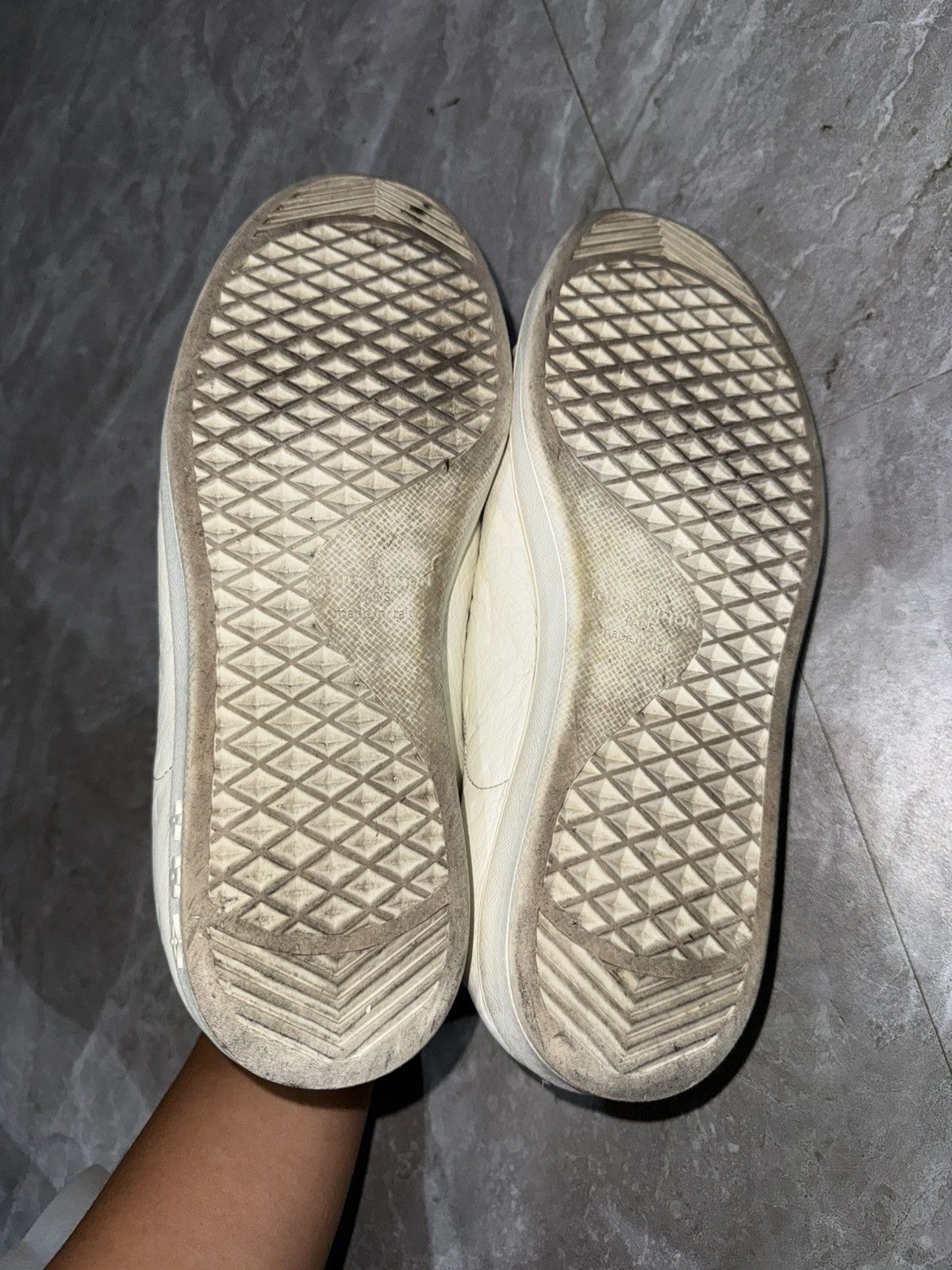 Louis Vuitton Louis Vuitton Luxembourg Monogram Sneaker Size US 8.5 / EU 41-42 - 4 Thumbnail