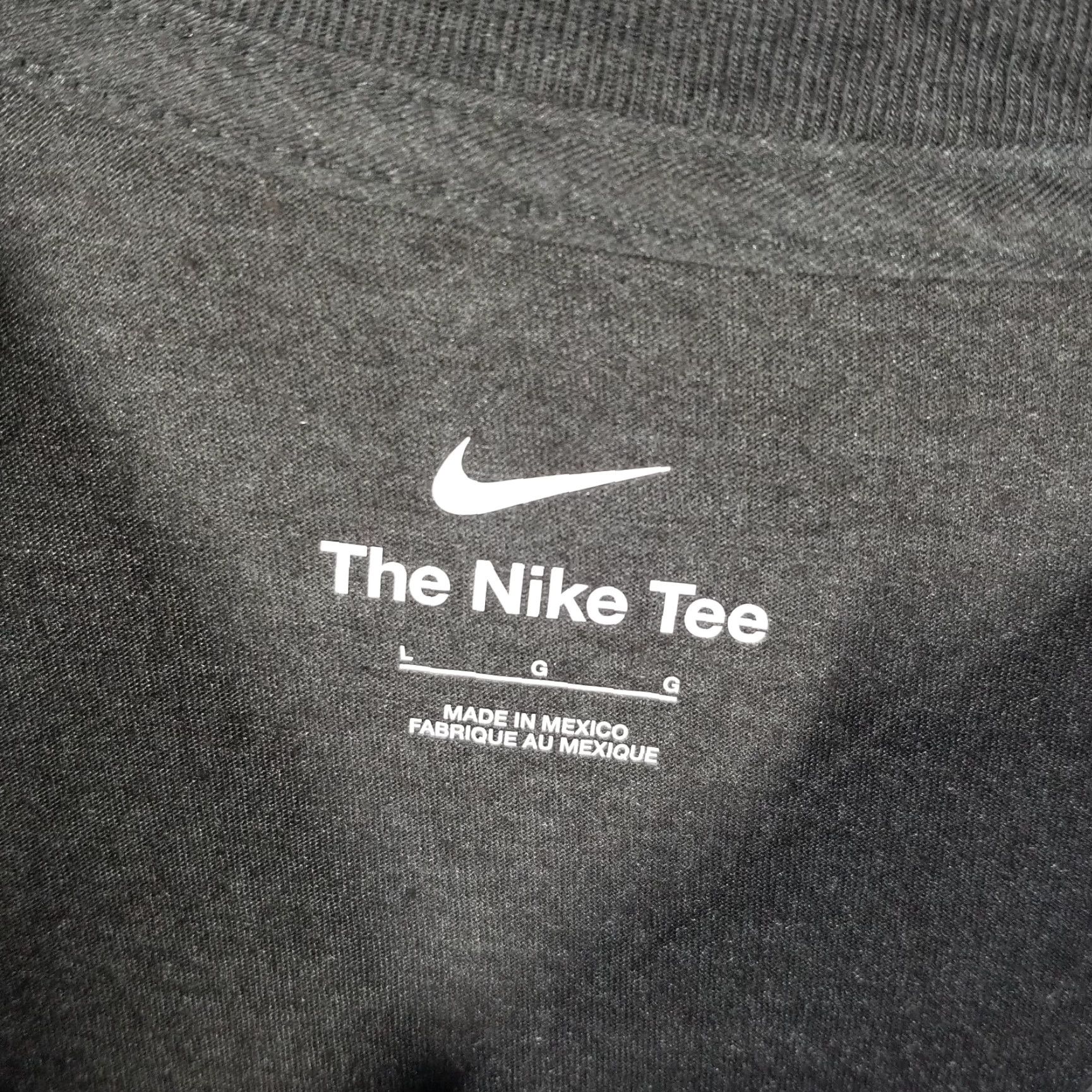 Nike Nike Shirt Men Large Football Vintage Distressed Look Graphic Tee Tri-blend Size US L / EU 52-54 / 3 - 3 Thumbnail