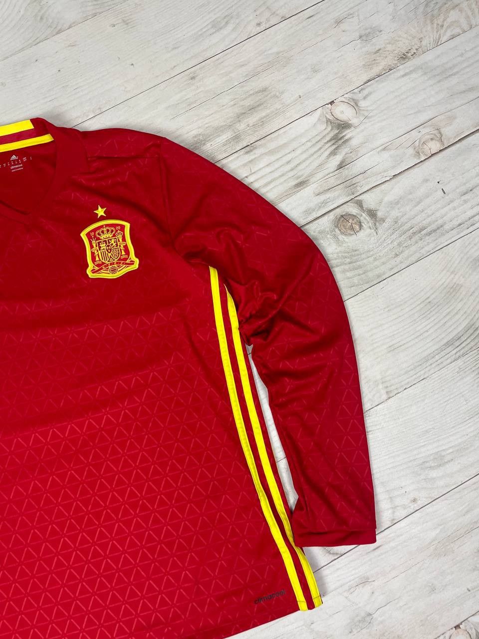 Adidas Adidas Spain 2016 2017 Home Shirt Long Sleeve Jersey Size US M / EU 48-50 / 2 - 4 Thumbnail