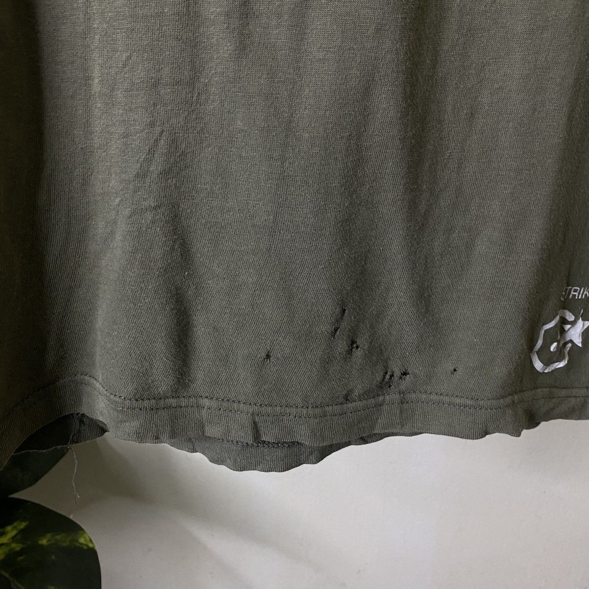 Japanese Brand Vintage 2000s FR/Lame Monger By Baron Ueda Illustrator Tee Size US S / EU 44-46 / 1 - 5 Thumbnail