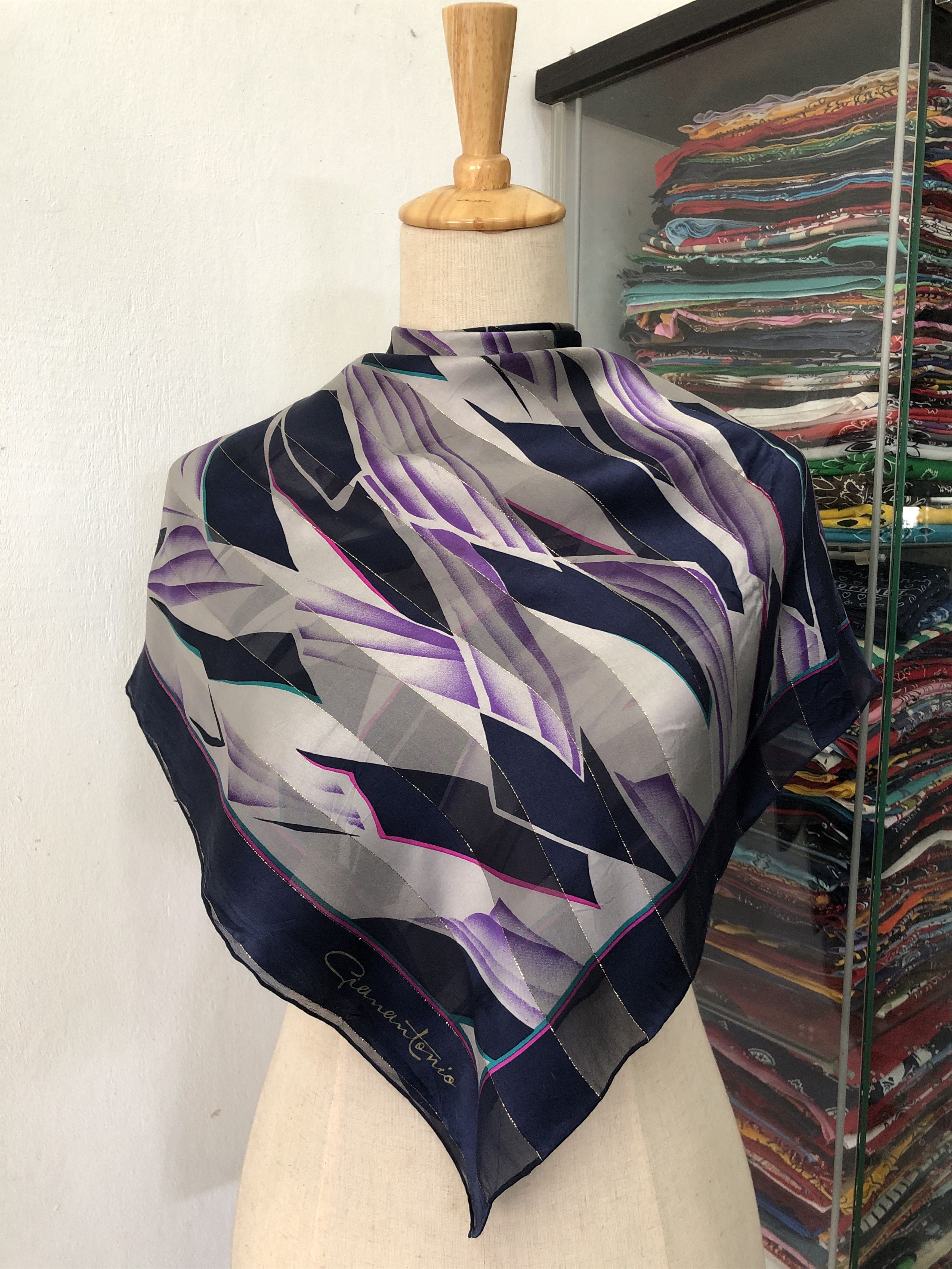 Vintage Vintage Gianantonio Silk Scarf Size ONE SIZE - 1 Thumbnail