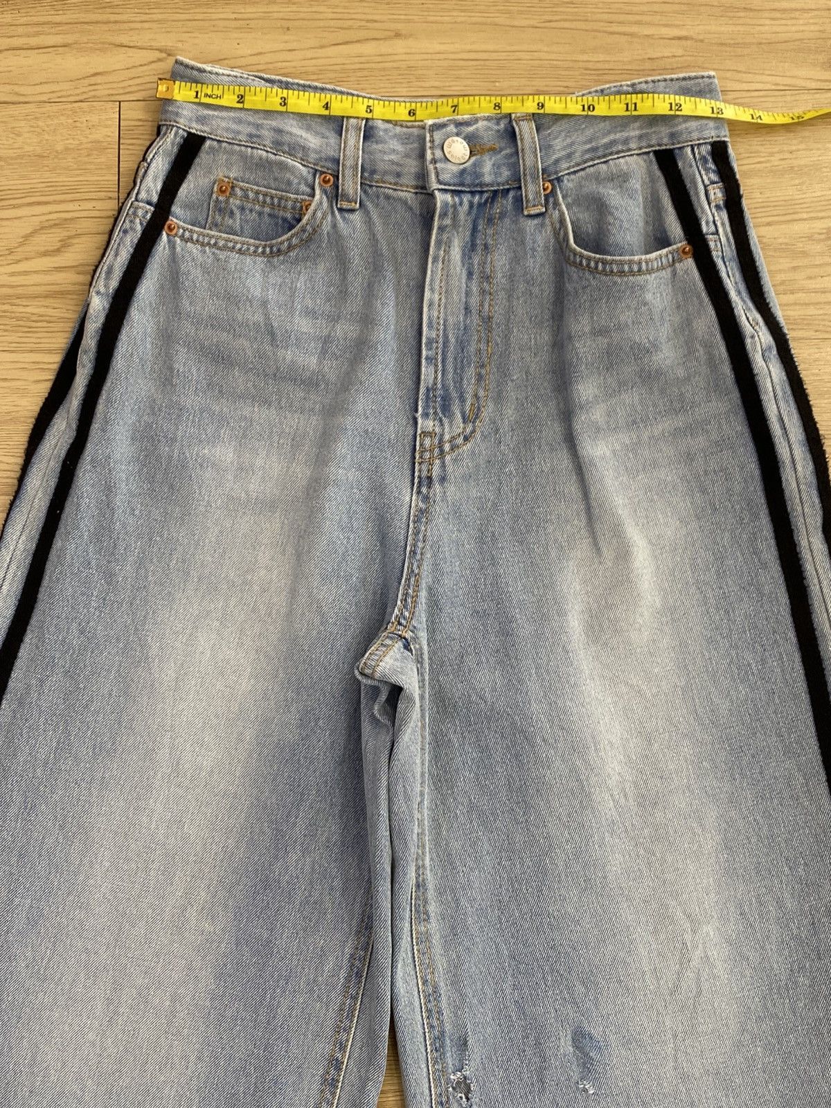 Japanese Brand Vintage Japanese Brand Blue Wash Style Side Line Jeans Size 26" / US 2 / IT 38 - 14 Thumbnail