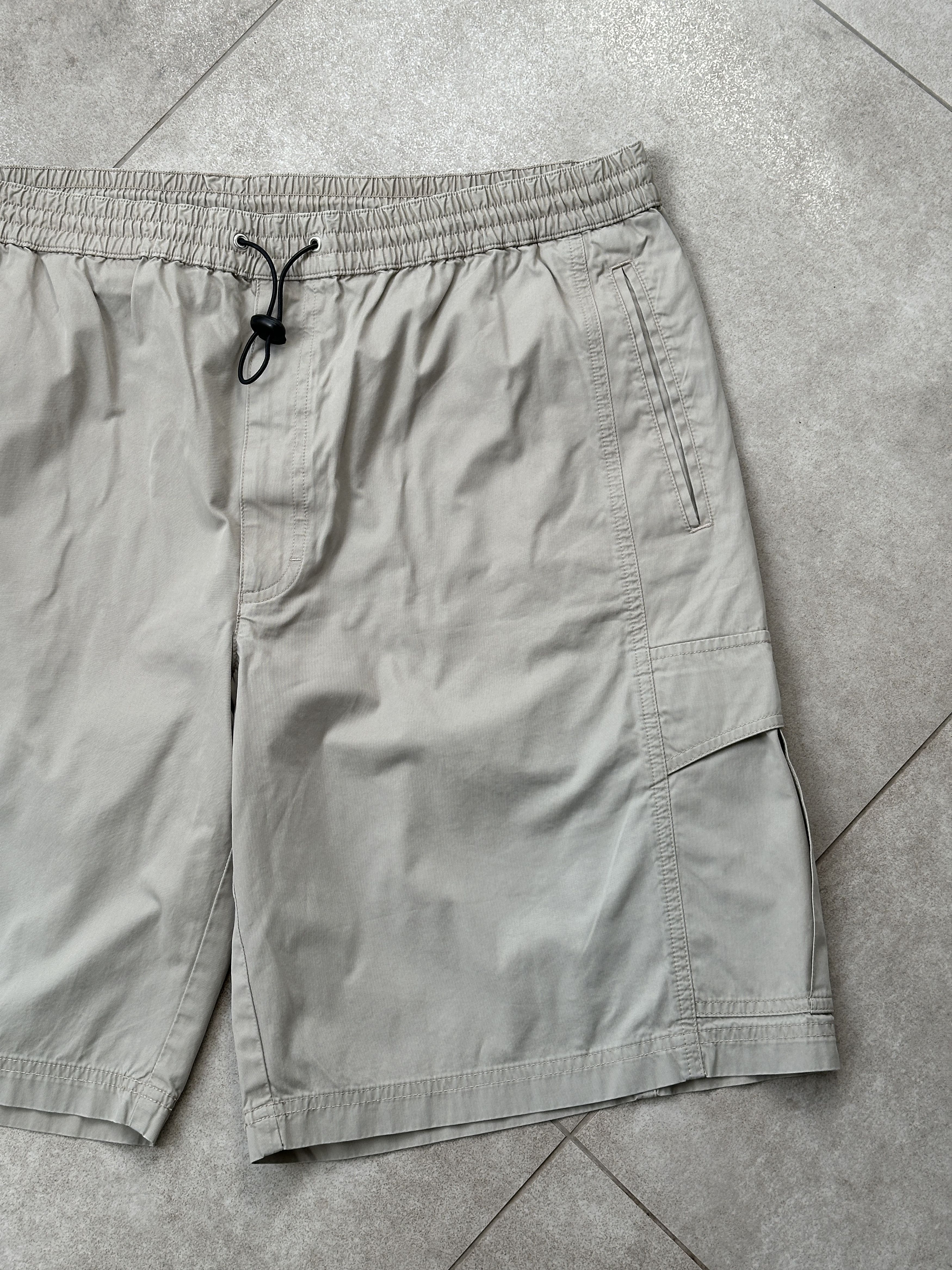 Lacoste Vintage Lacoste Beige Shorts Size US 36 / EU 52 - 4 Thumbnail