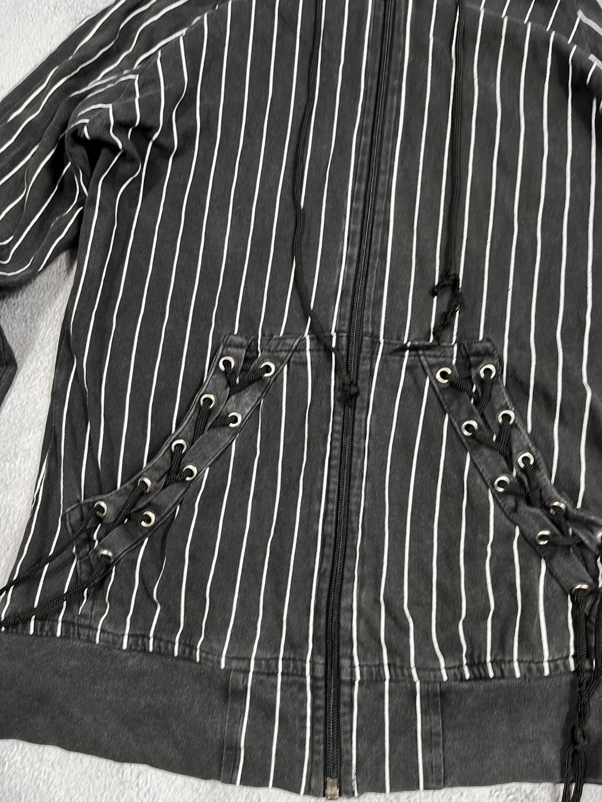 Japanese Brand × Vintage Vintage Y2K striped bondage ghotic wings zip hoodie Size M / US 6-8 / IT 42-44 - 8 Thumbnail