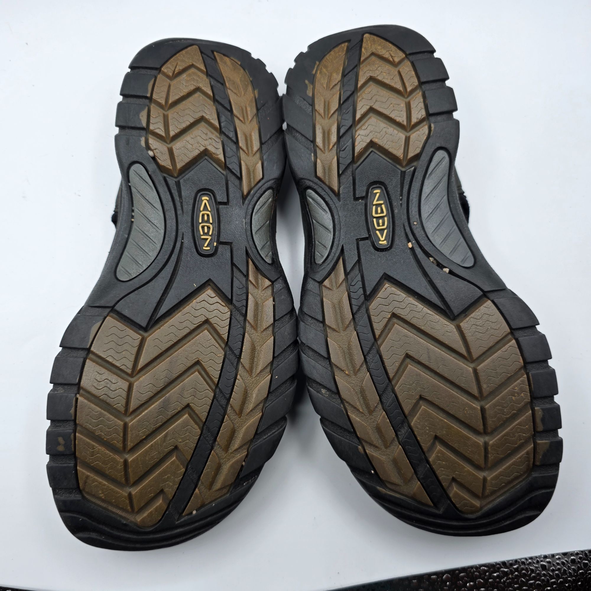 KEEN Keen H2 Mens Size 8 Gray Closed Toe Sandals Waterproof Casua Size US 8 / EU 41 - 8 Thumbnail