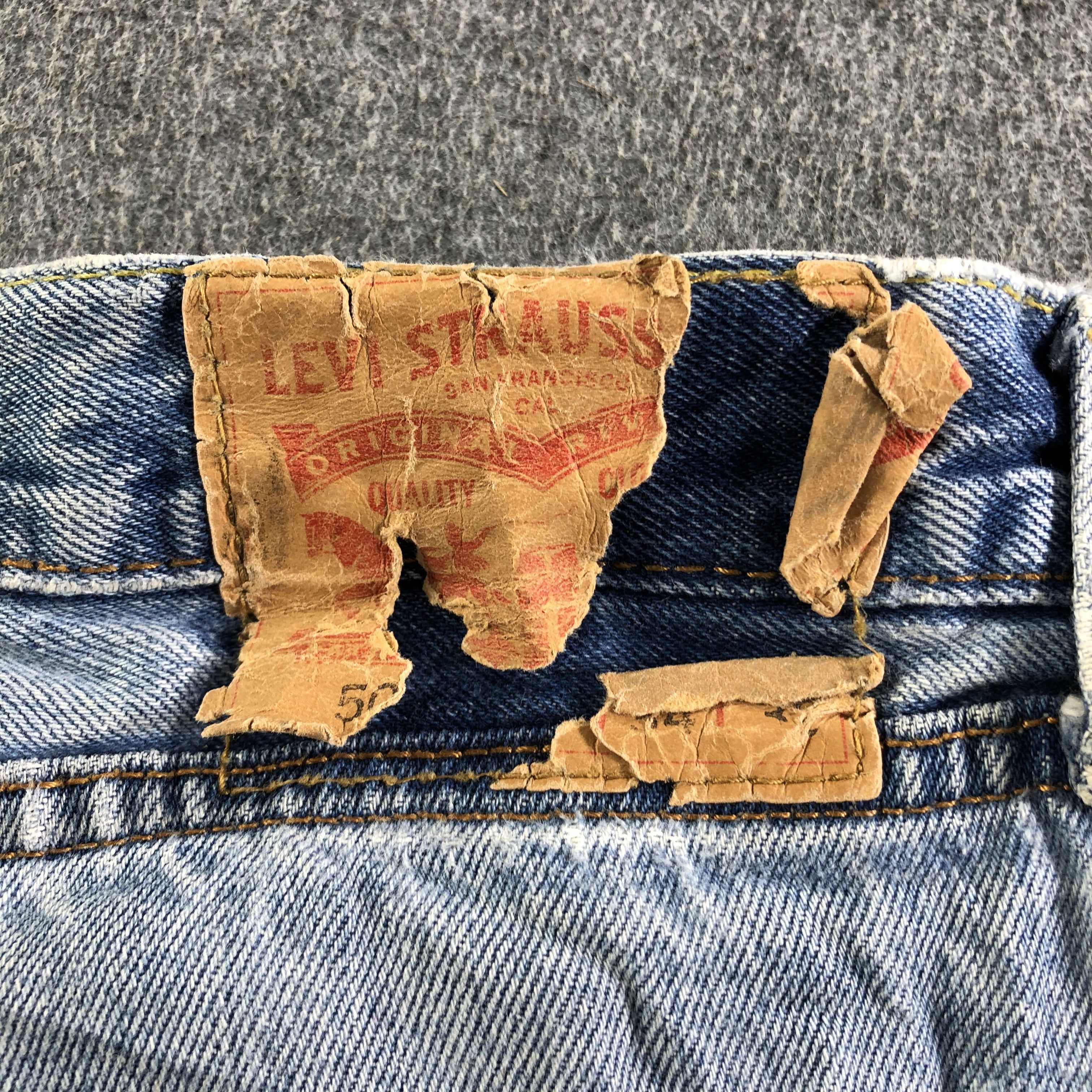 Levi's Vintage Light Wash Levis 505 Jeans-J4306 Size US 35 - 5 Thumbnail