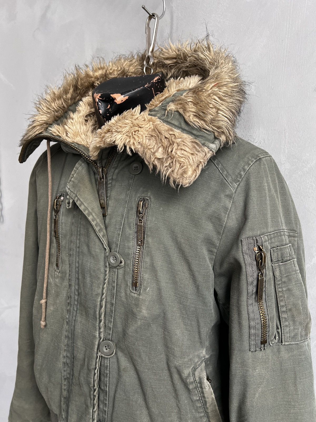 Hysteric Glamour Vintage 2000’s bomber fur hood cropped jacket junya watanabe Size US M / EU 48-50 / 2 - 3 Thumbnail