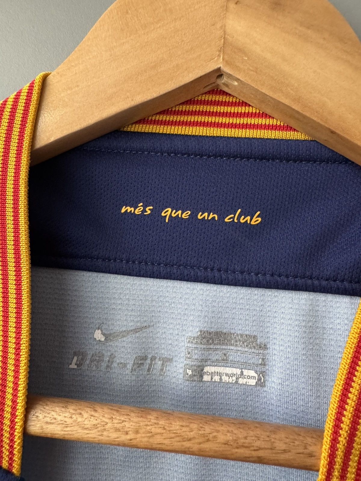 Nike Nike Barcelona 2015/16 Home Jersey (Messi) Size US M / EU 48-50 / 2 - 9 Thumbnail