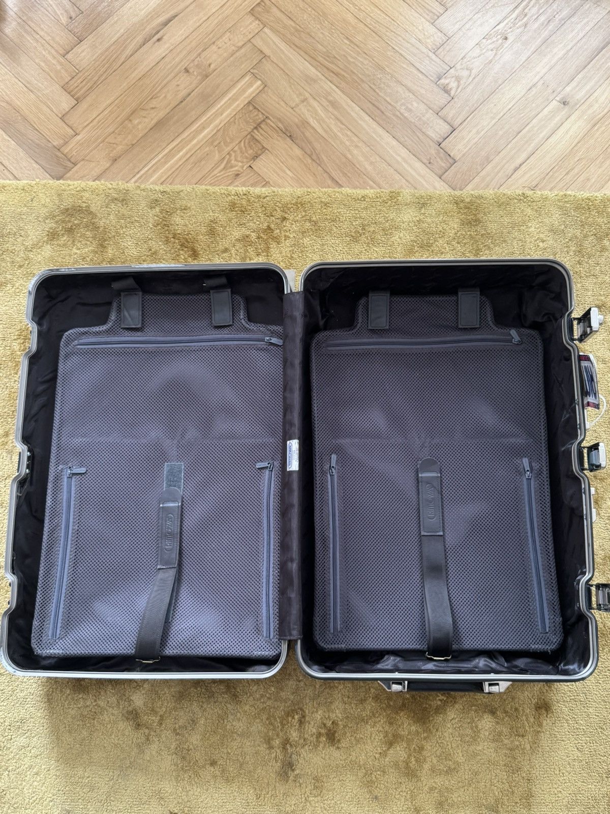 Rimowa RARE Rimowa Topas Titanium PrivateJet Limited Trolley 944.63 Size ONE SIZE - 8 Thumbnail