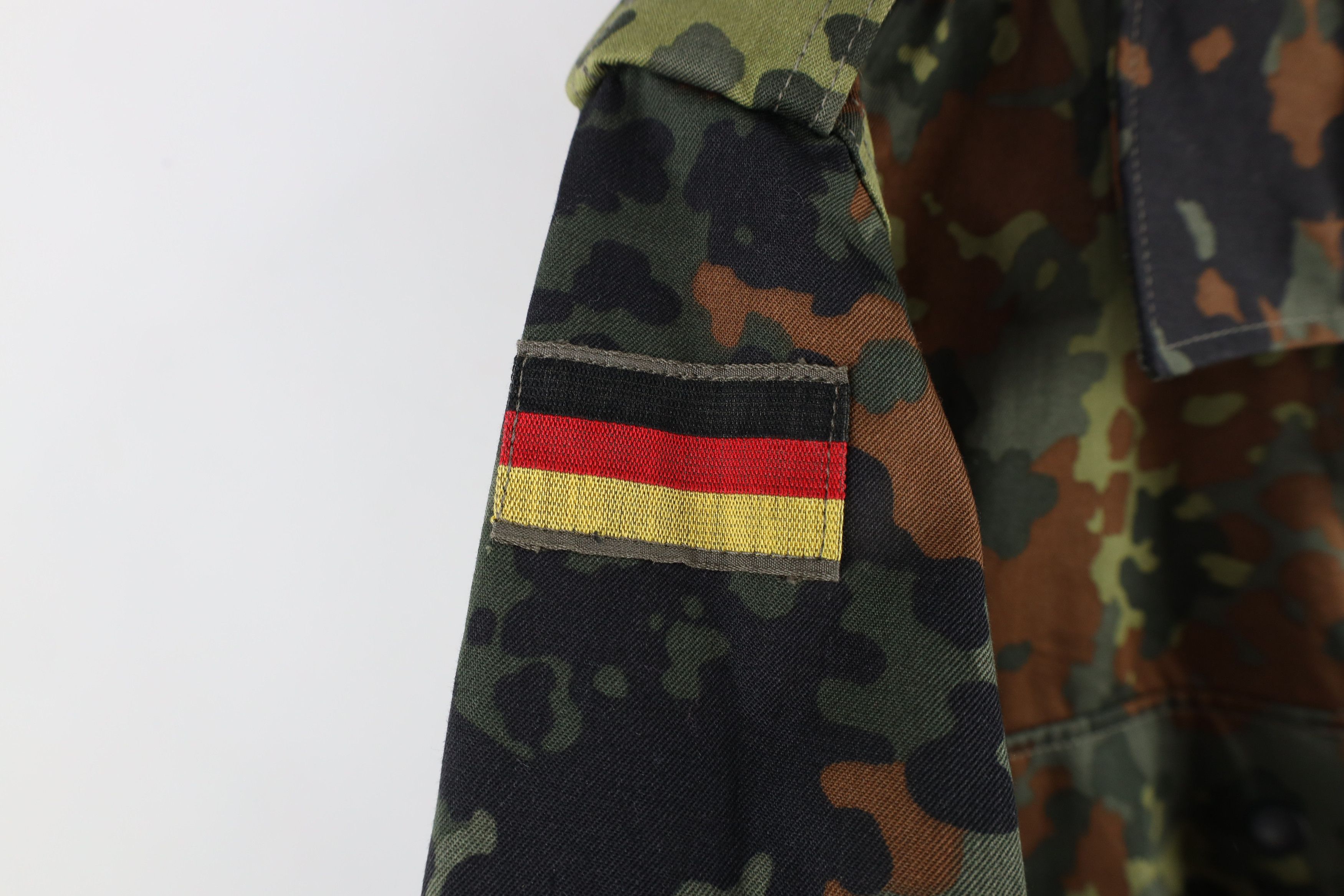 Vintage Vintage 90s German Military Camouflage Field Combat Jacket Size US XL / EU 56 / 4 - 5 Thumbnail