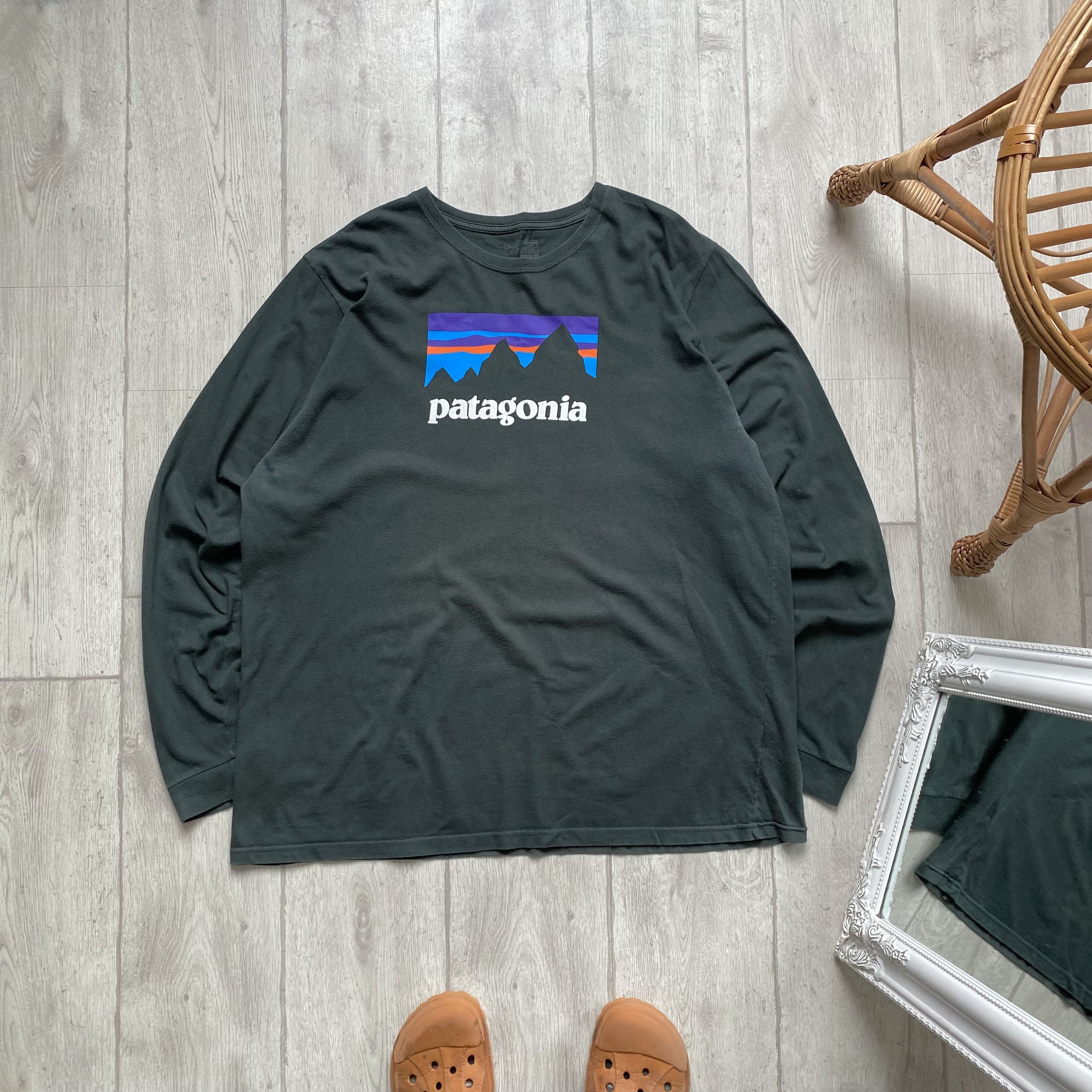Patagonia 🏔️ Vintage Patagonia Long Sleeve Logo Tee Size US XXL / EU 58 / 5 - 1 Thumbnail