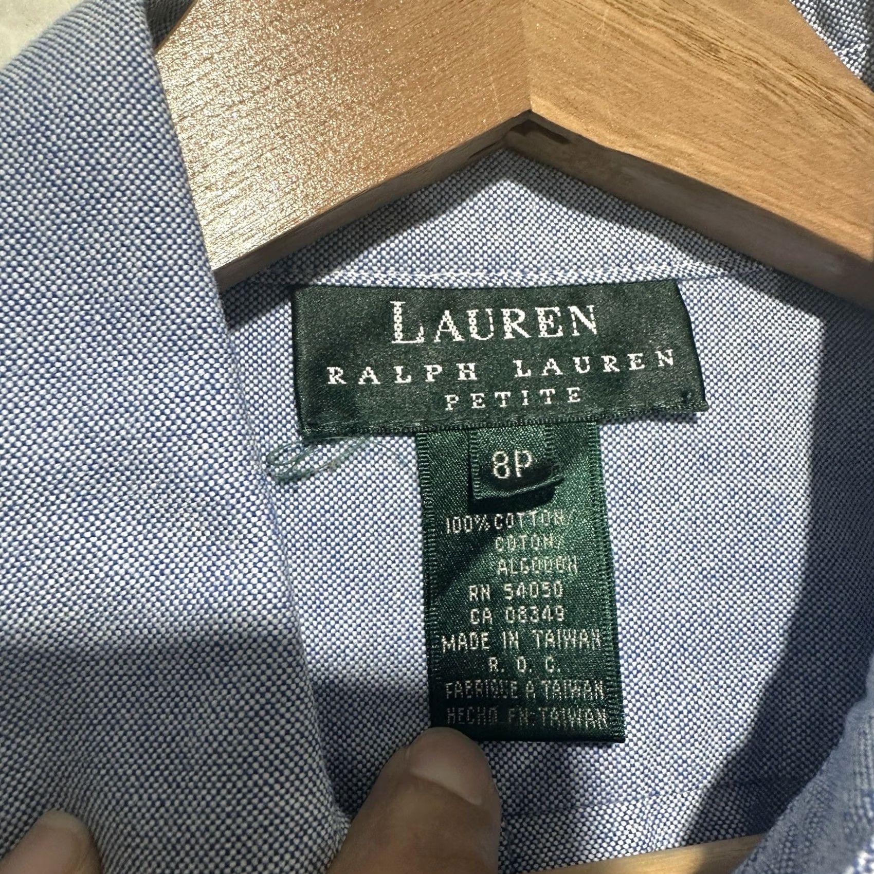 Ralph Lauren VINTAGE Lauren Ralph Lauren Crest Chambray Button-Up Shirt Women’s Size 8P Blue Size M / US 6-8 / IT 42-44 - 3 Thumbnail