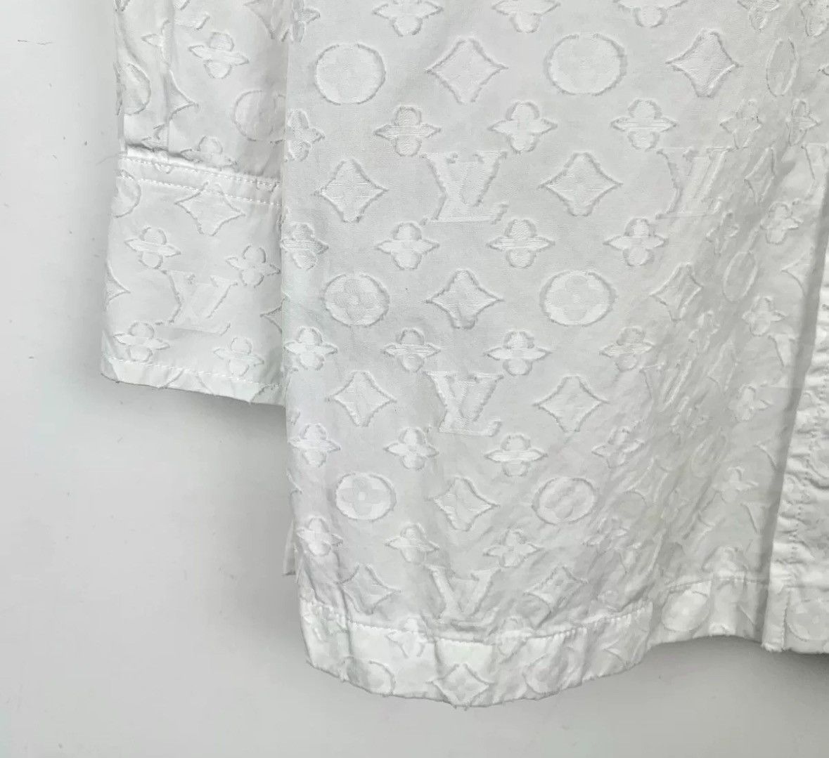 Louis Vuitton Louis Vuitton Lv white logo cotton long sleeved shirt Size US S / EU 44-46 / 1 - 4 Thumbnail