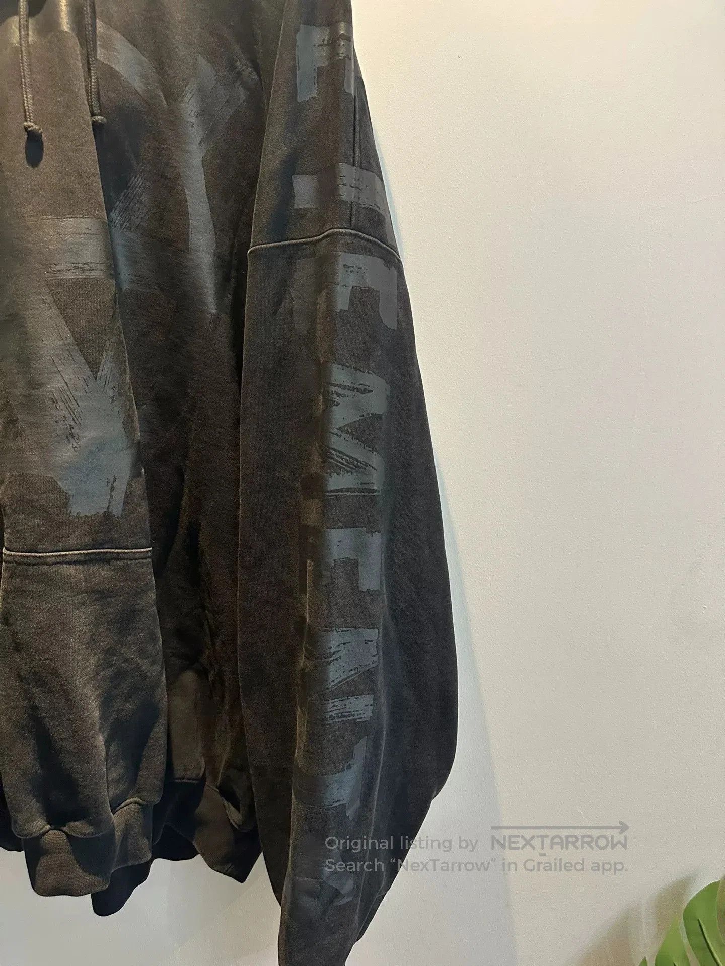 Vetements Vetements Anti-War Logo Hoodie. Size US L / EU 52-54 / 3 - 4 Thumbnail