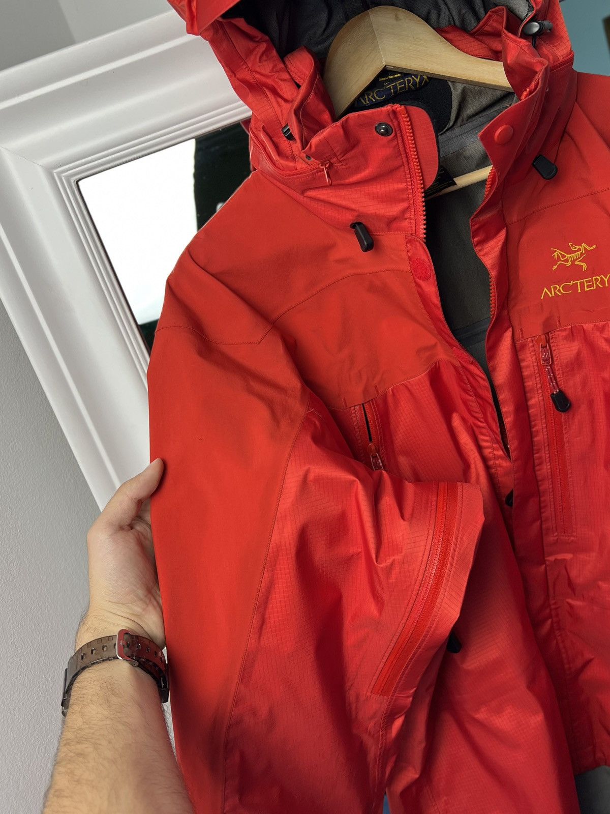 Arc'teryx × Vintage Rare Vintage Arc’teryx Theta LT Gore-Tex XCR Gold Logo M Size US M / EU 48-50 / 2 - 16 Thumbnail